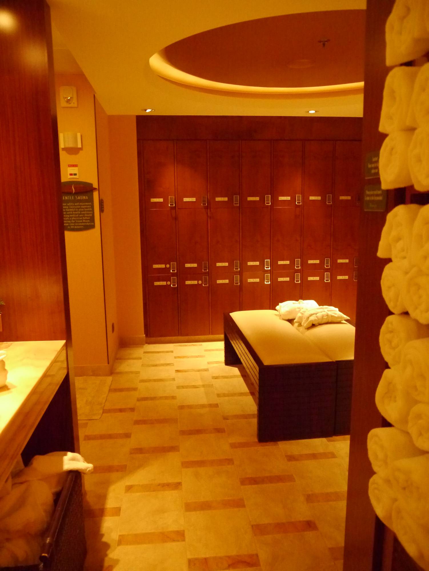 Disney Fantasy - Senses Spa changing area