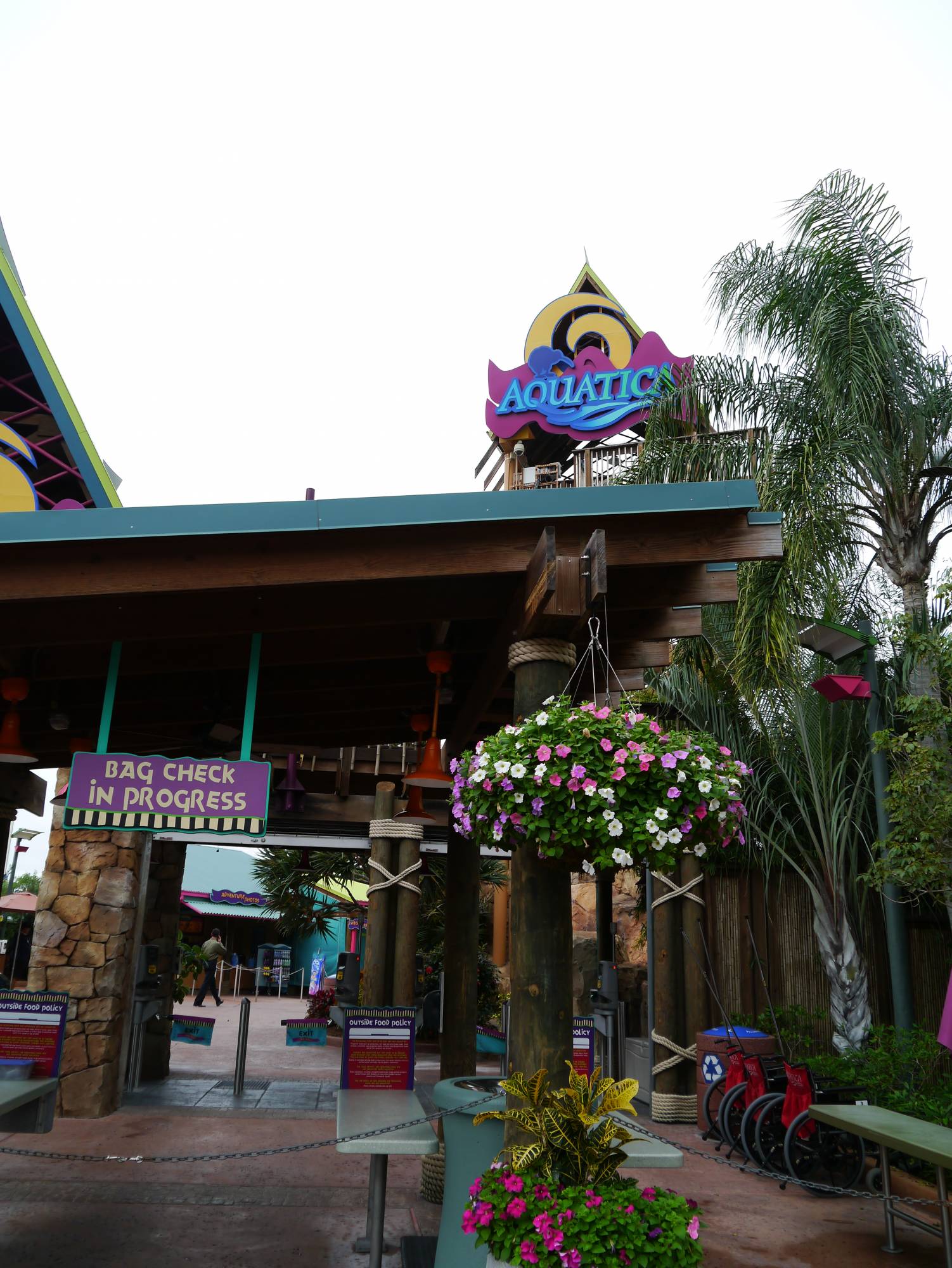 Aquatica entrance