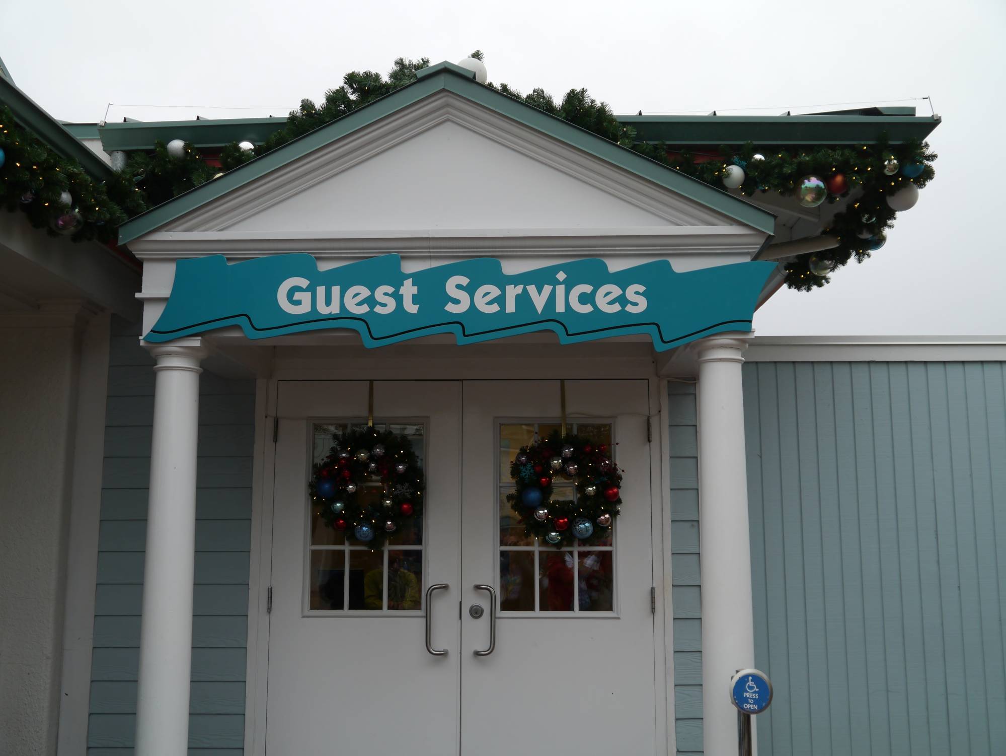 SeaWorld - guest services