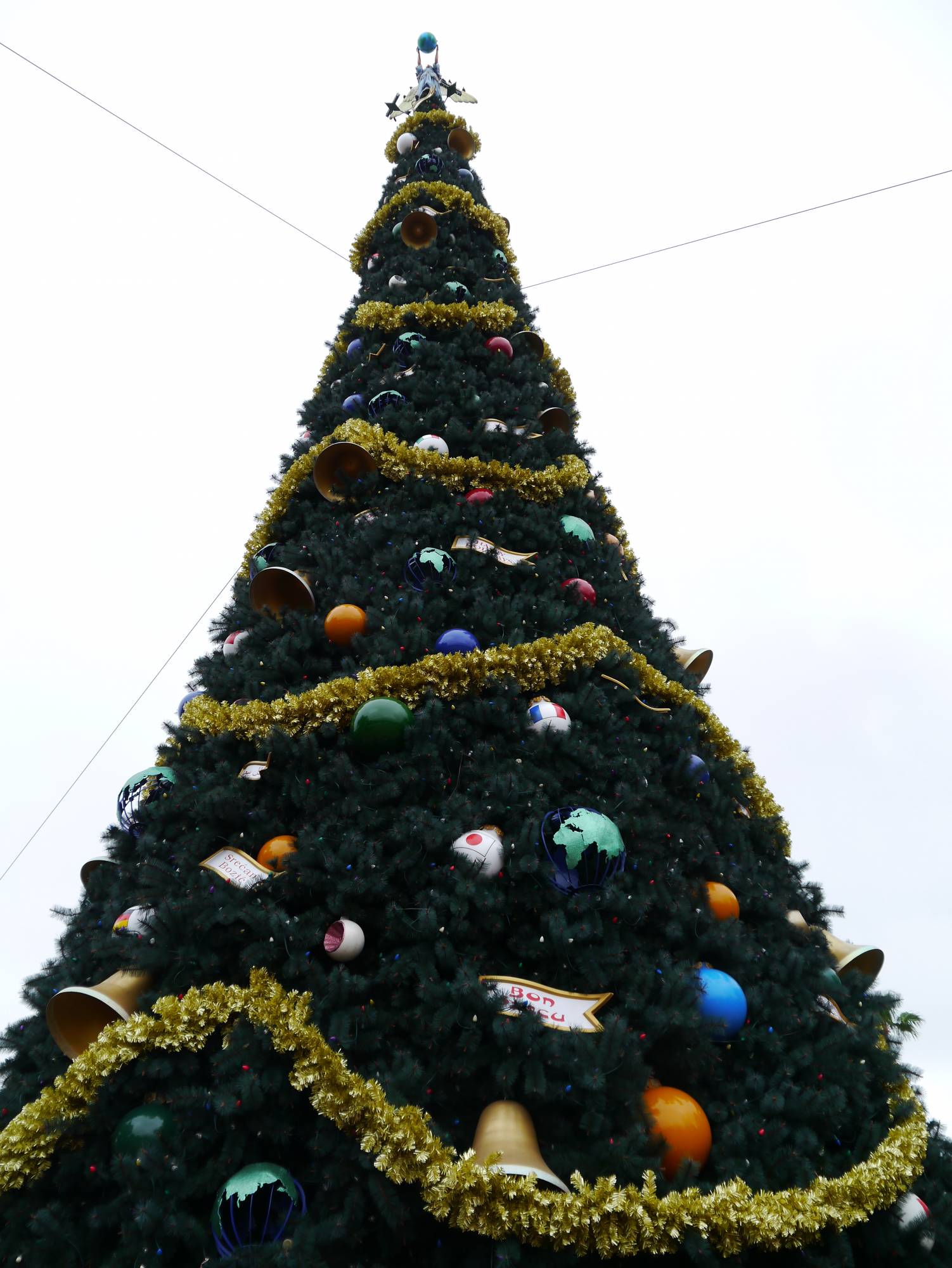 Epcot - Christmas tree
