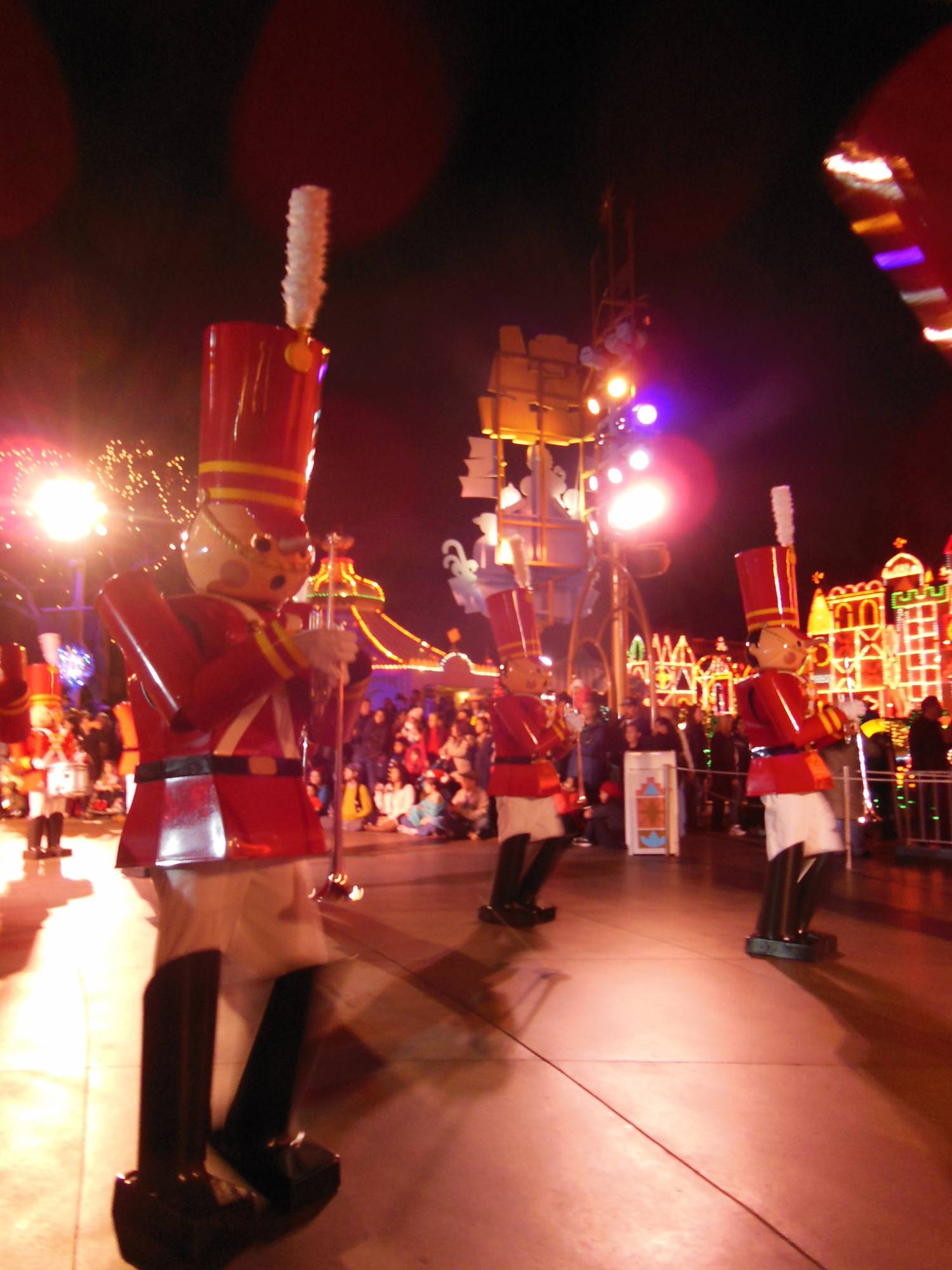 Disneyland Park - Christmas parades