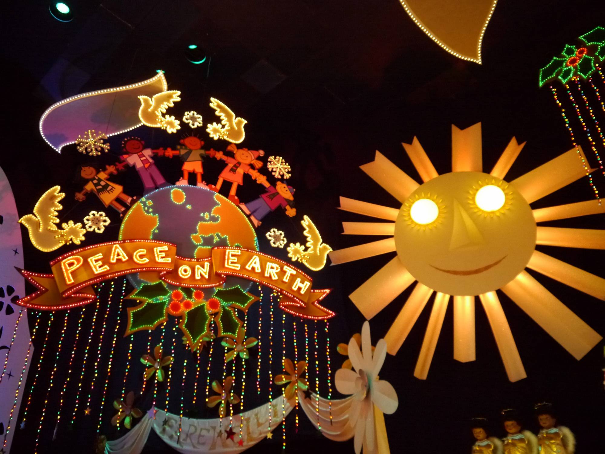 Disneyland Park - It's A Small World