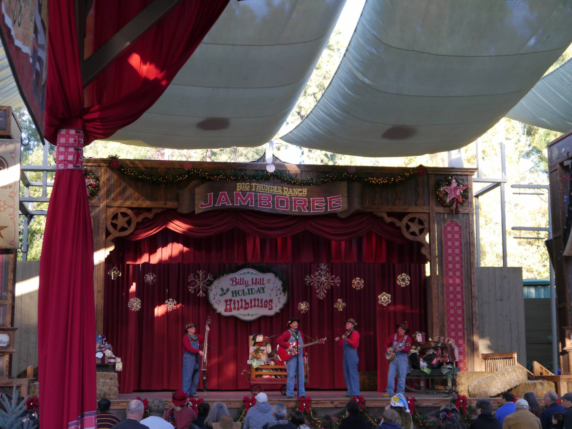 Disneyland Park - Jingle Jangle Jamboree