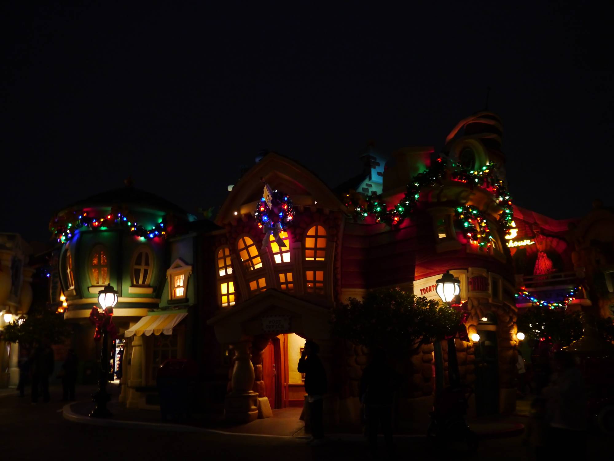 Disneyland Park - Mickey's Toontown at night