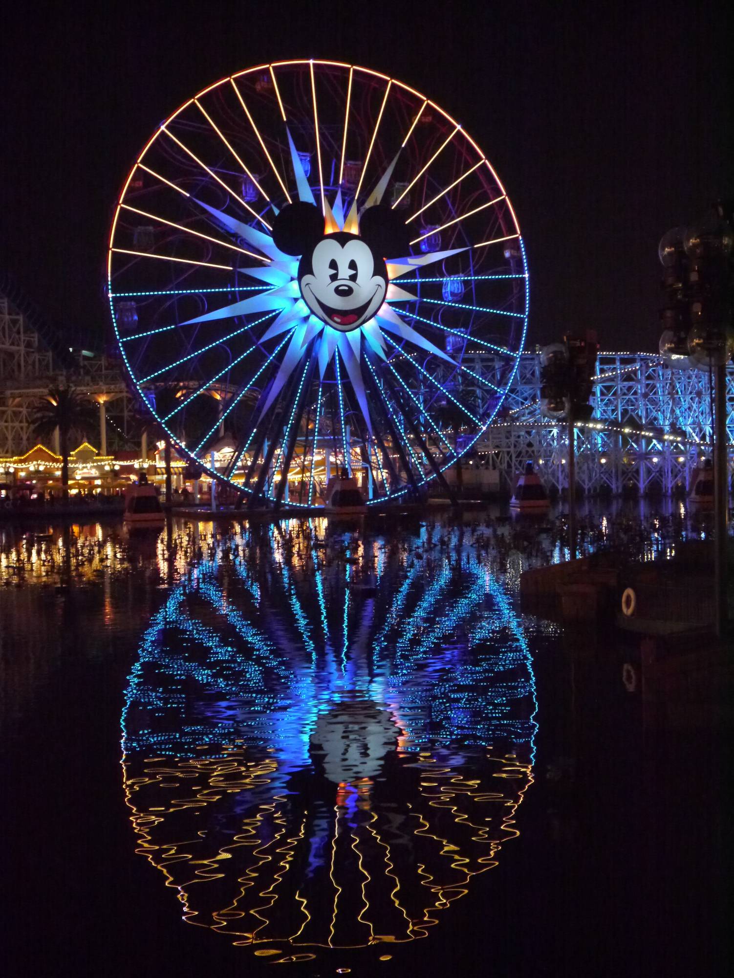 California Adventure - Mickey's Fun Wheel