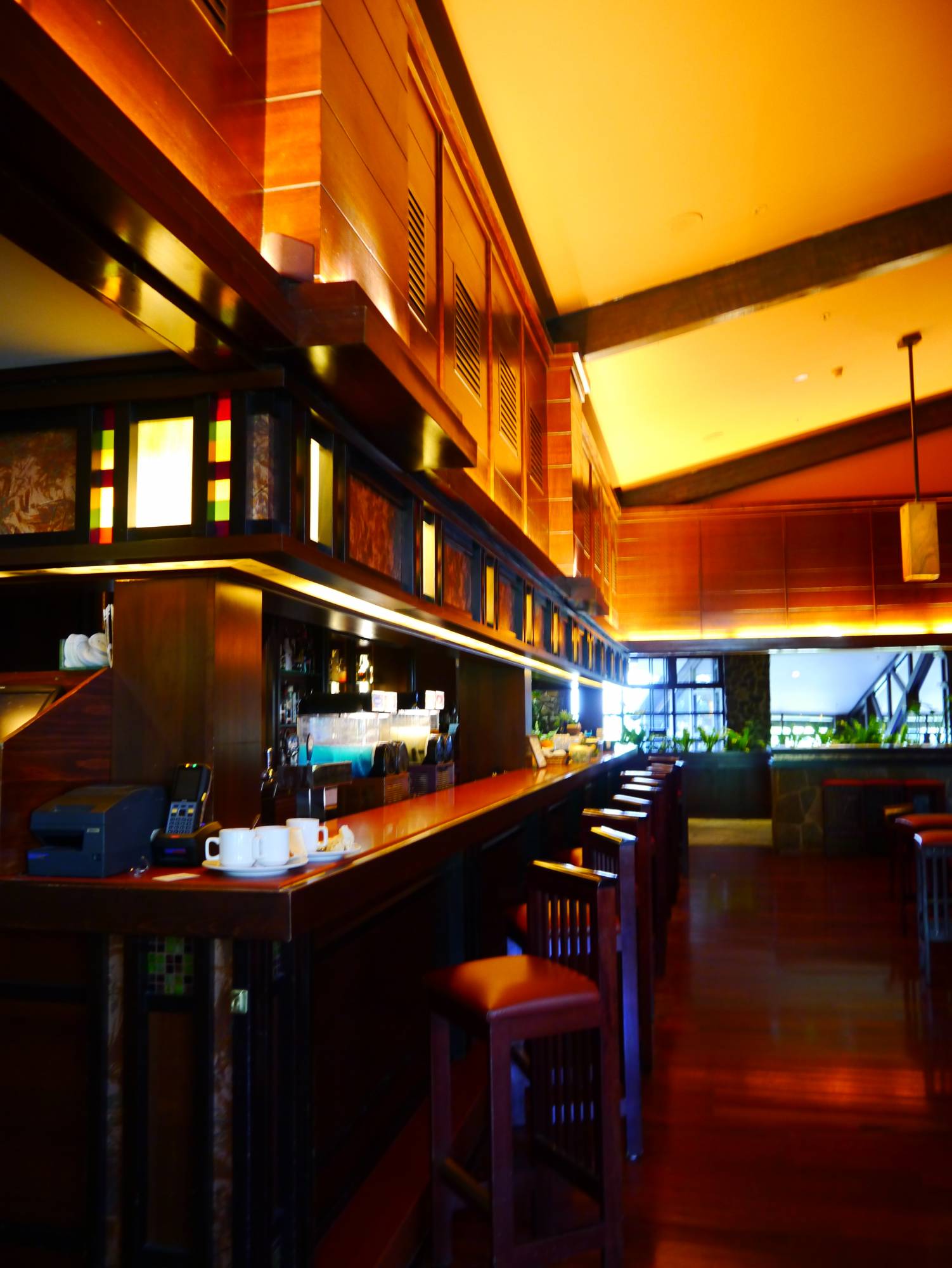 Sequoia Lodge - Redwood Bar and Lounge