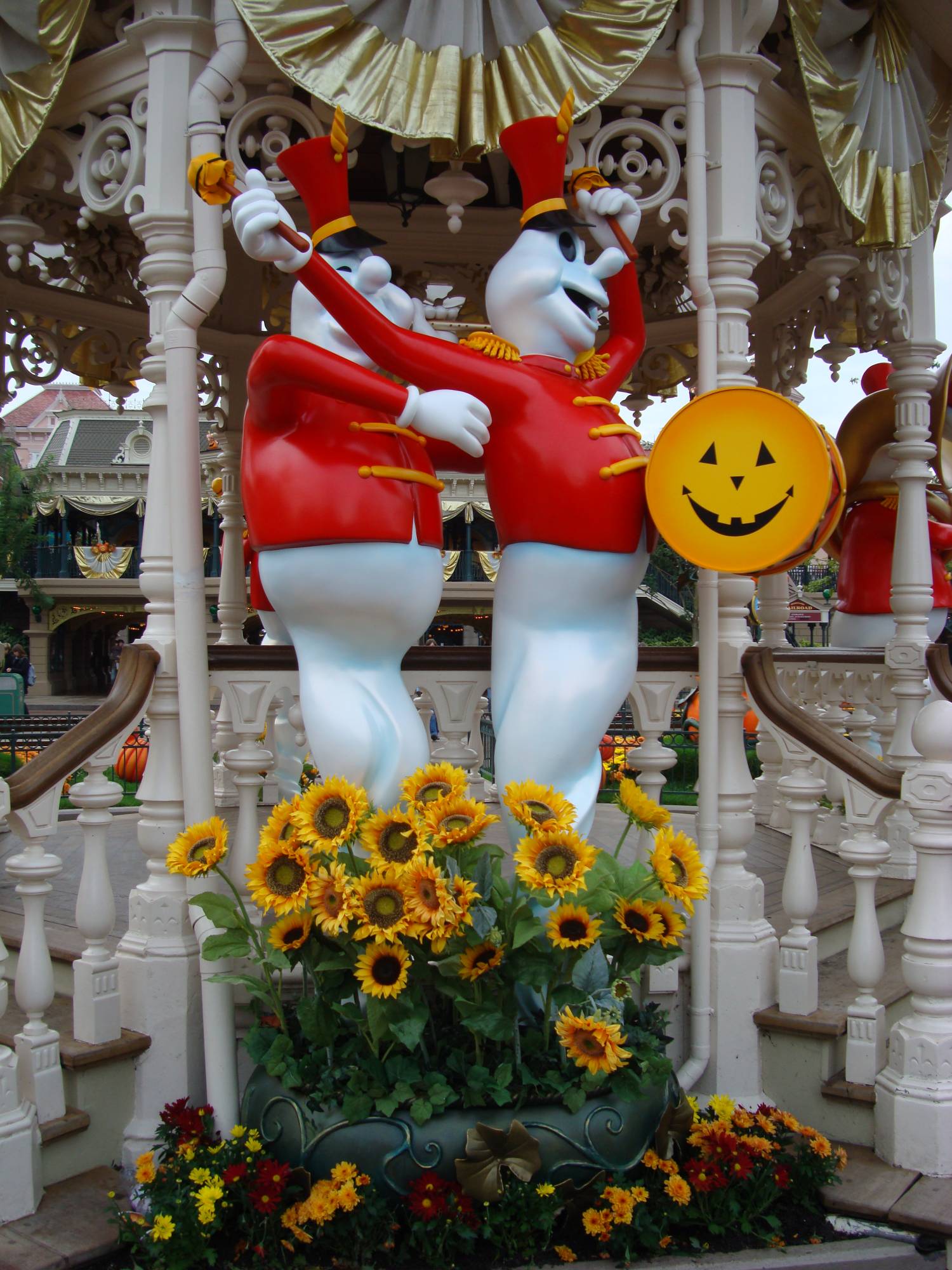Disneyland Park - Halloween in Main Street