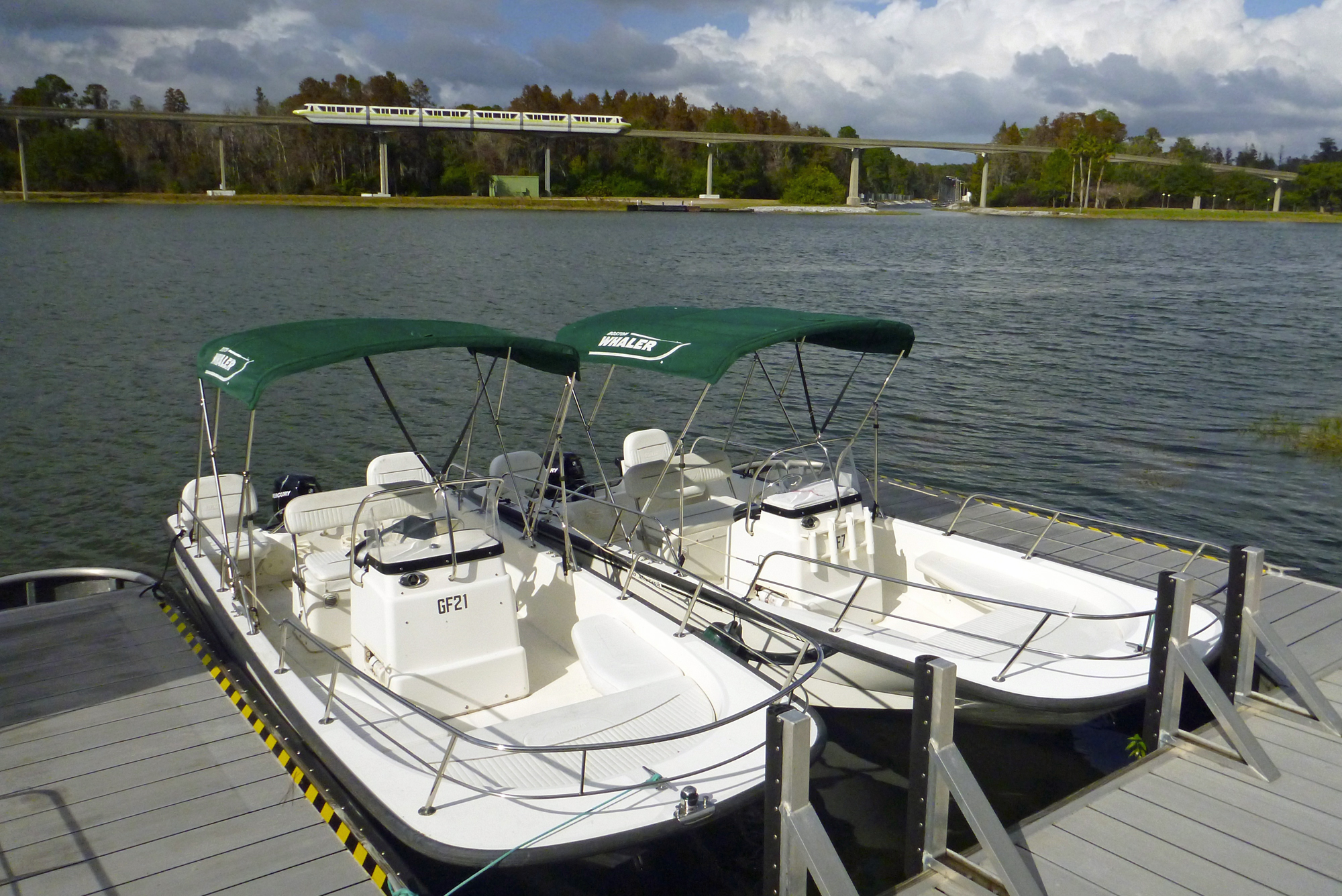 Grand Floridian - Boston Whaler Boats for Rent