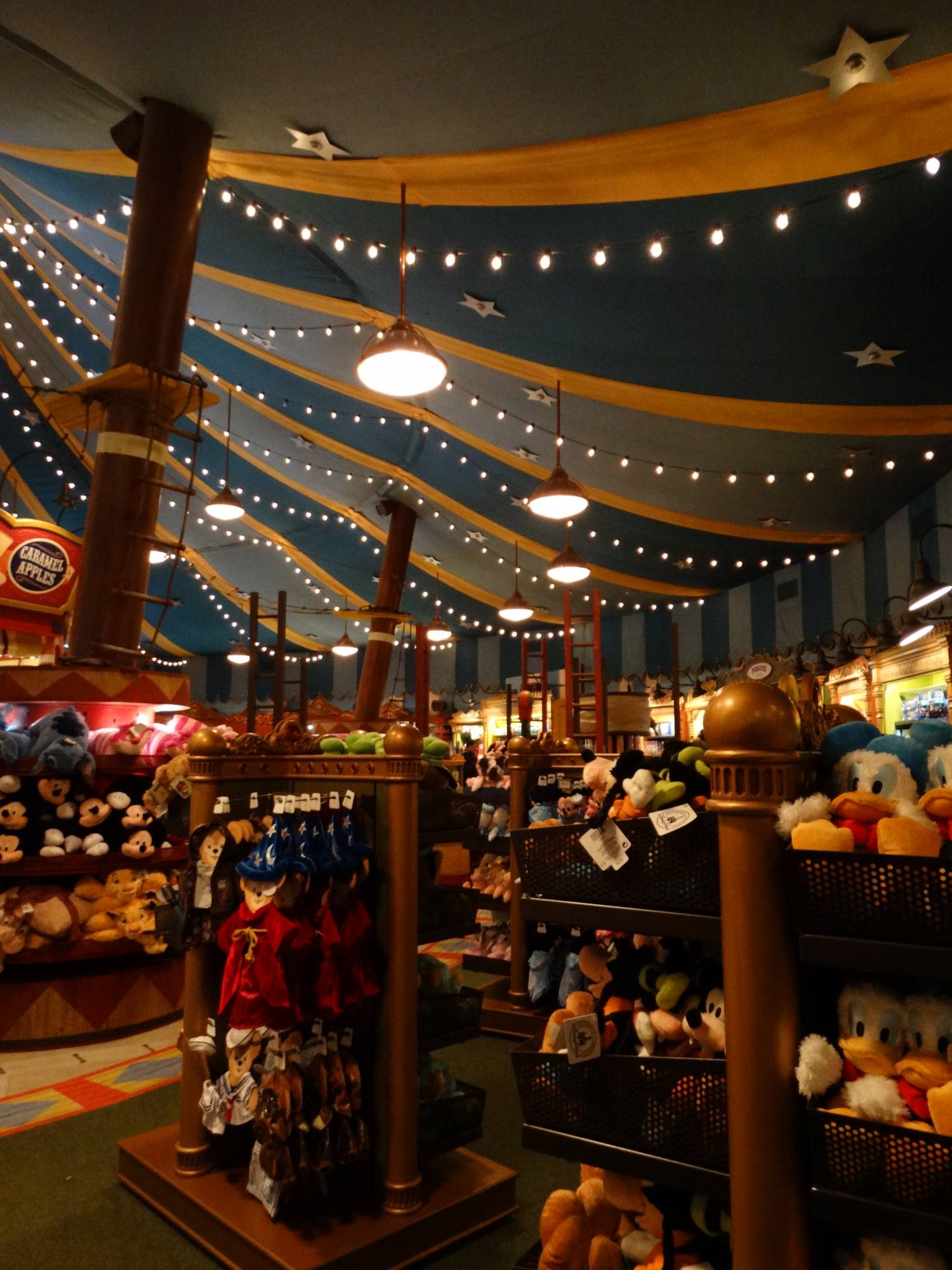 Magic Kingdom - Big Top Souvenirs