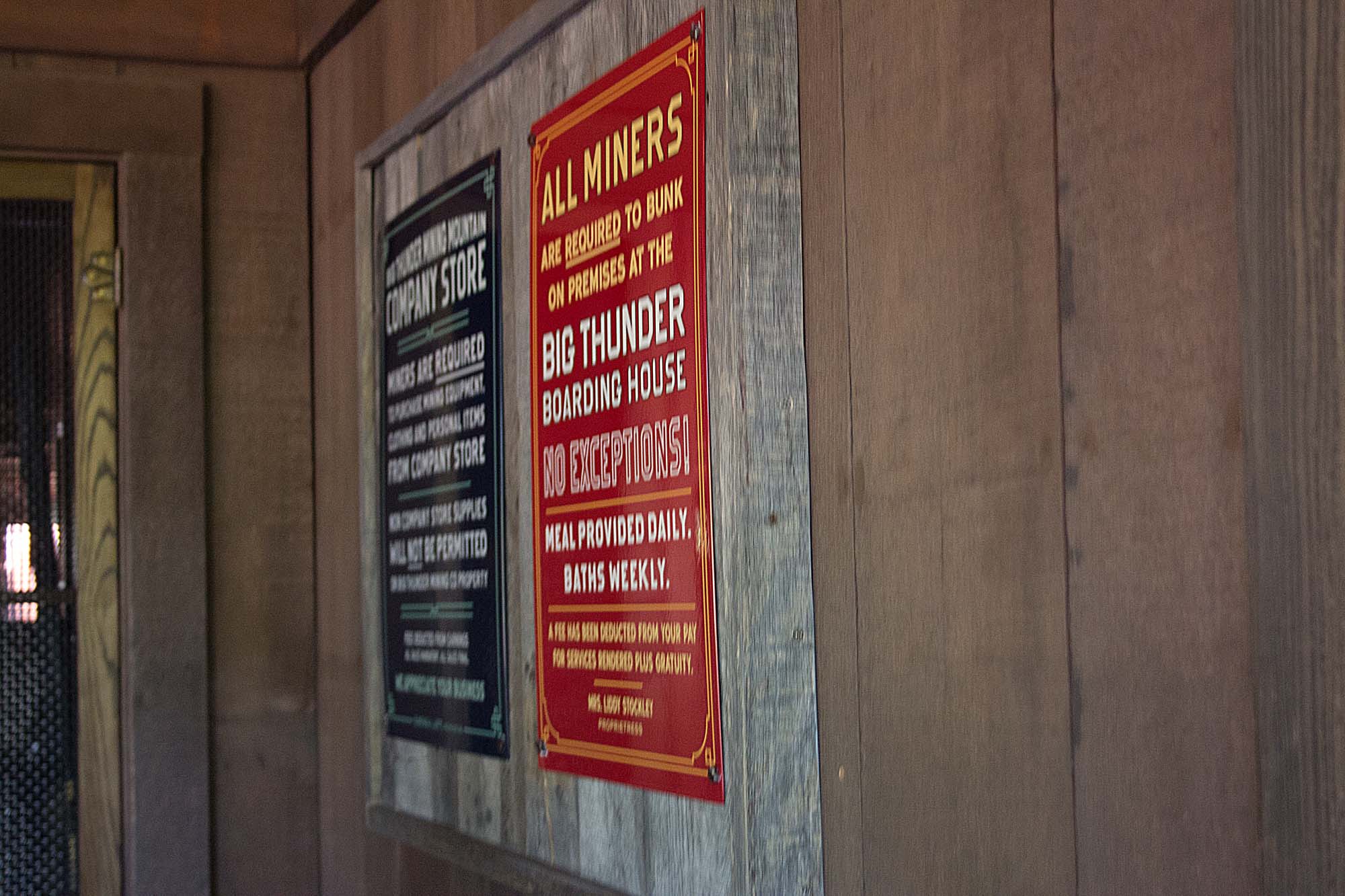 Frontierland  - Big Thunder Mountain Boarding House Sign