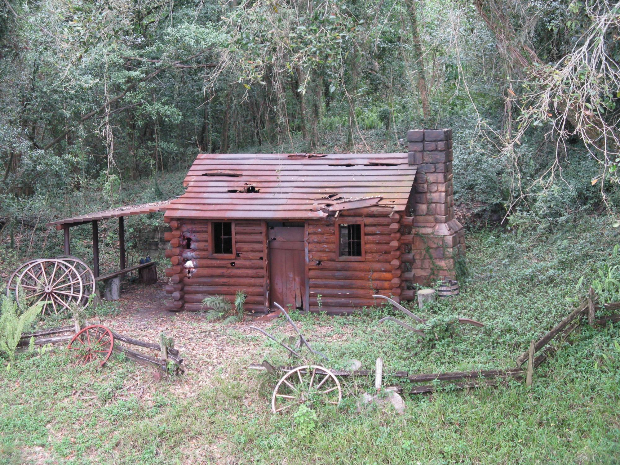 Magic Kingdom - Settler's Cabin along the Walt Disney World Railroad