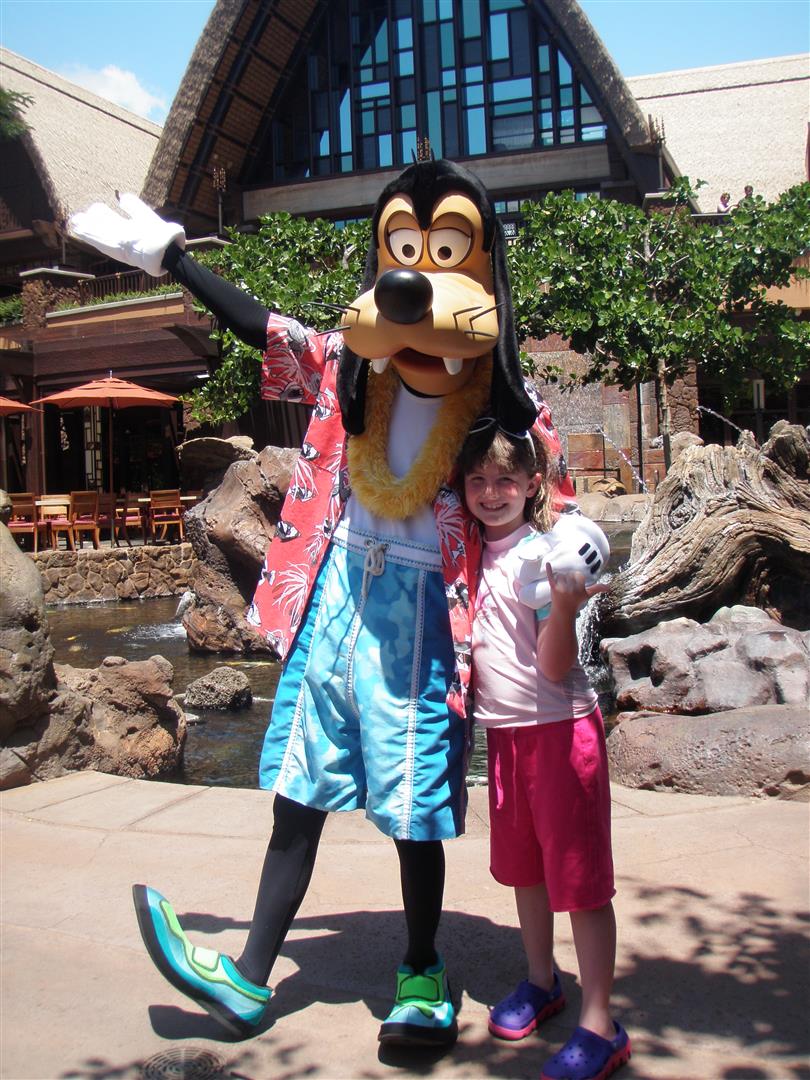 Goofy Hanging 10