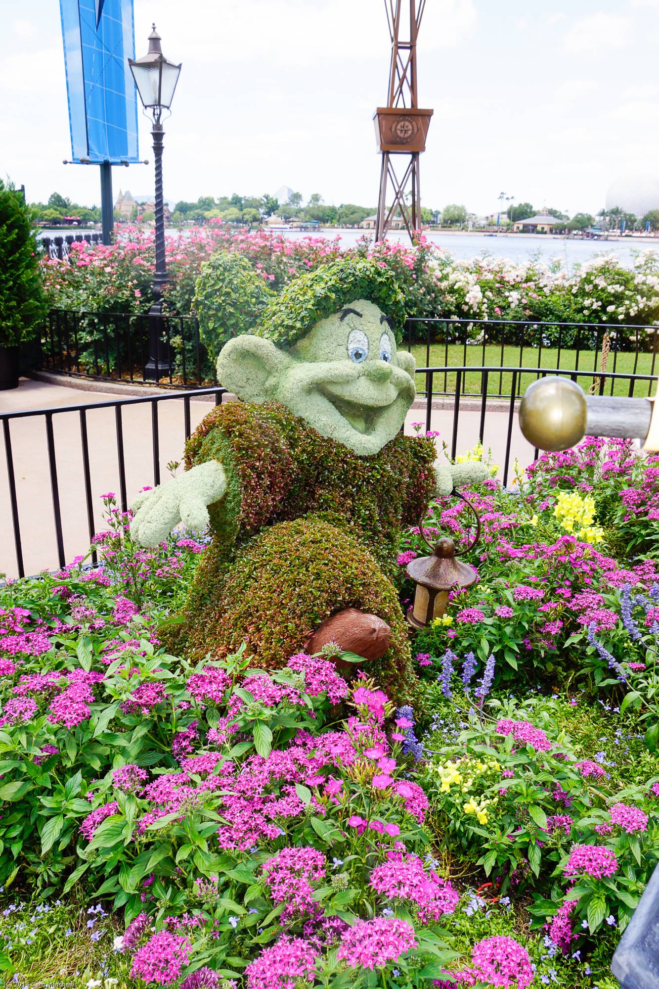 Dopey Topiary 01