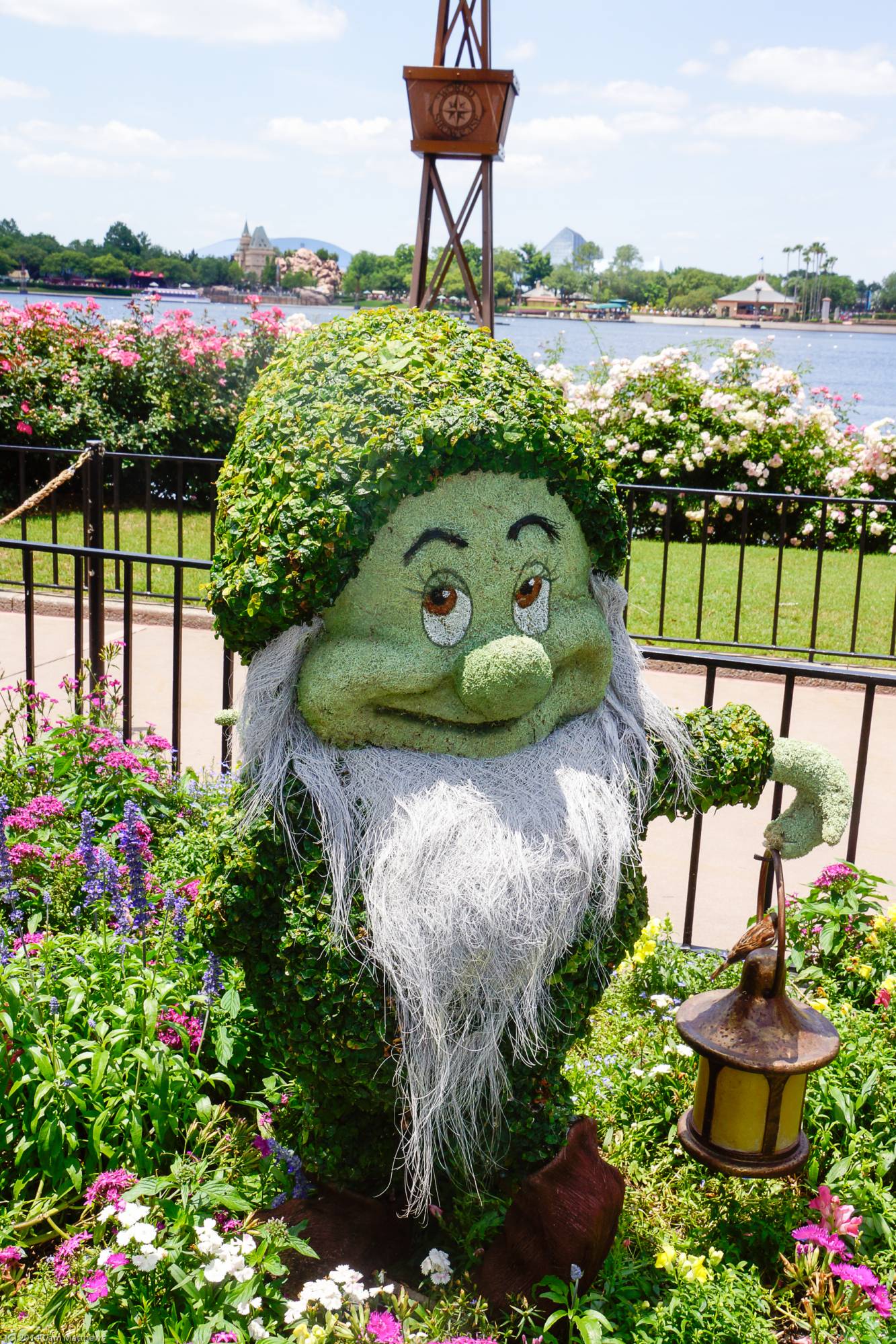 Bashful Topiary 01