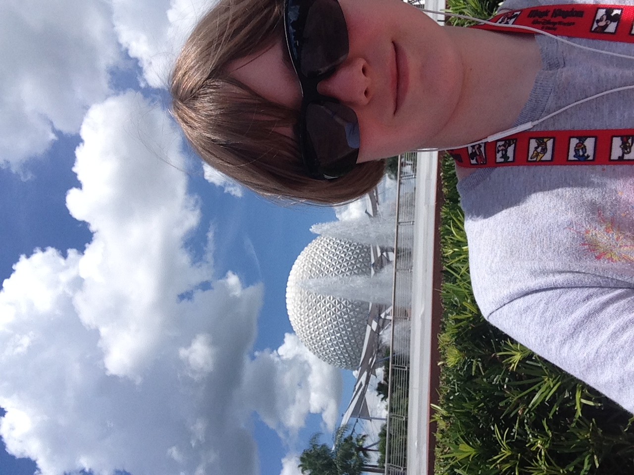 photocontest; selfie in epcot