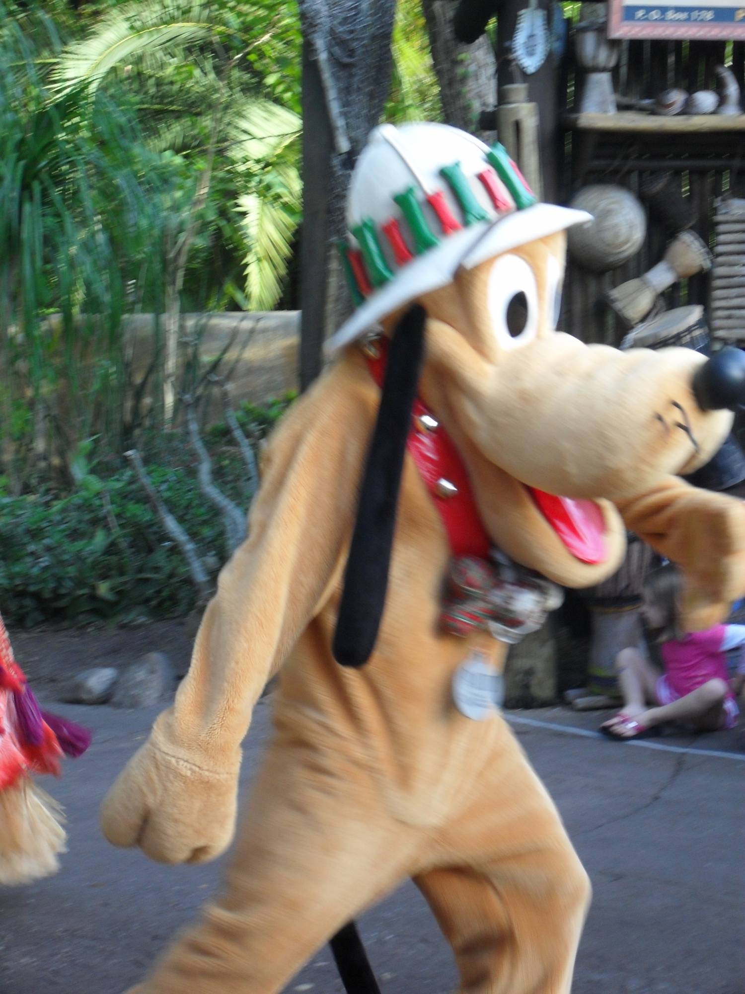 Jammin' Jungle Parade - dancing Pluto