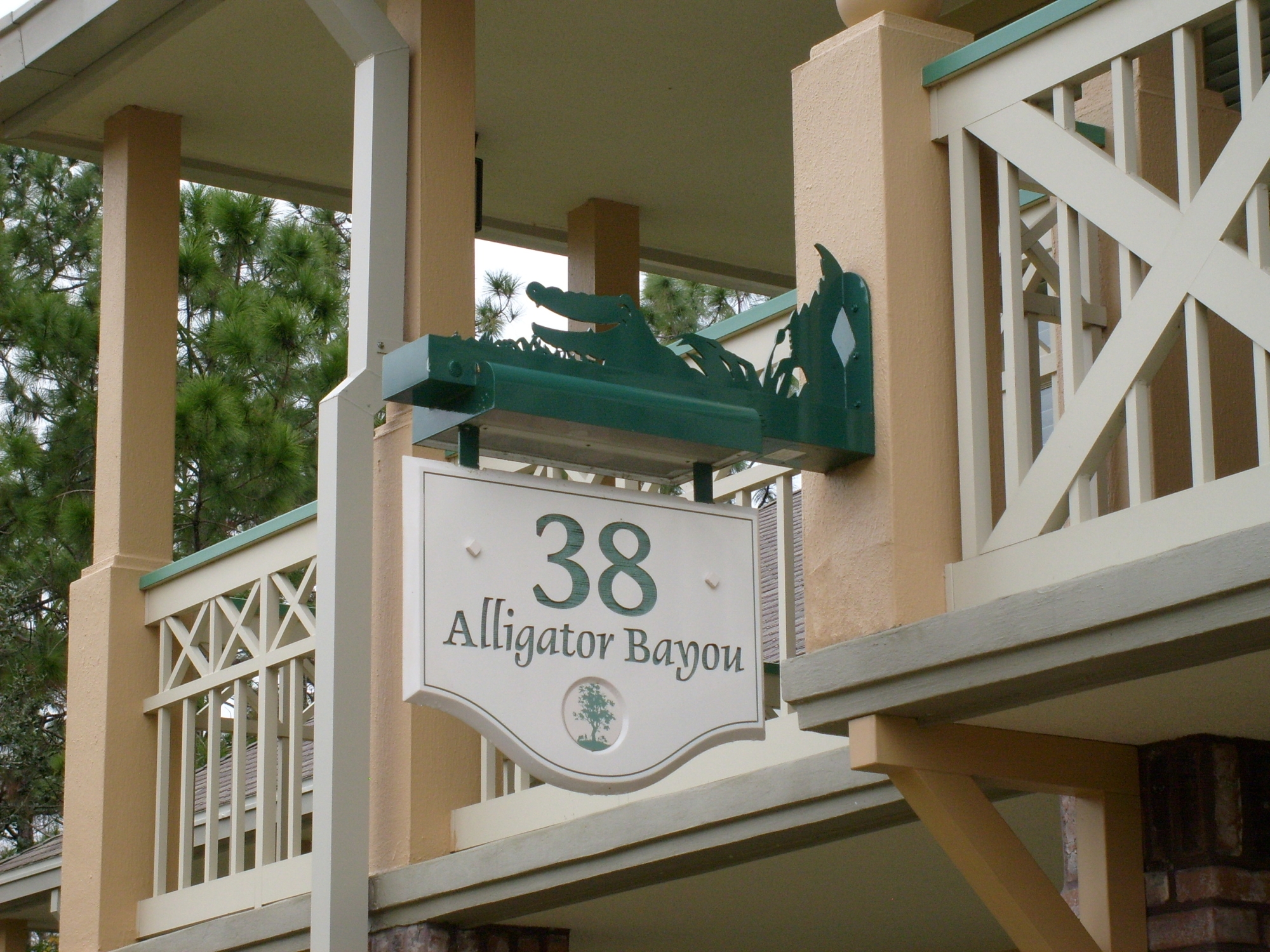 Port Orleans Riverside--Alligator Bayou--Close up of guest building signage