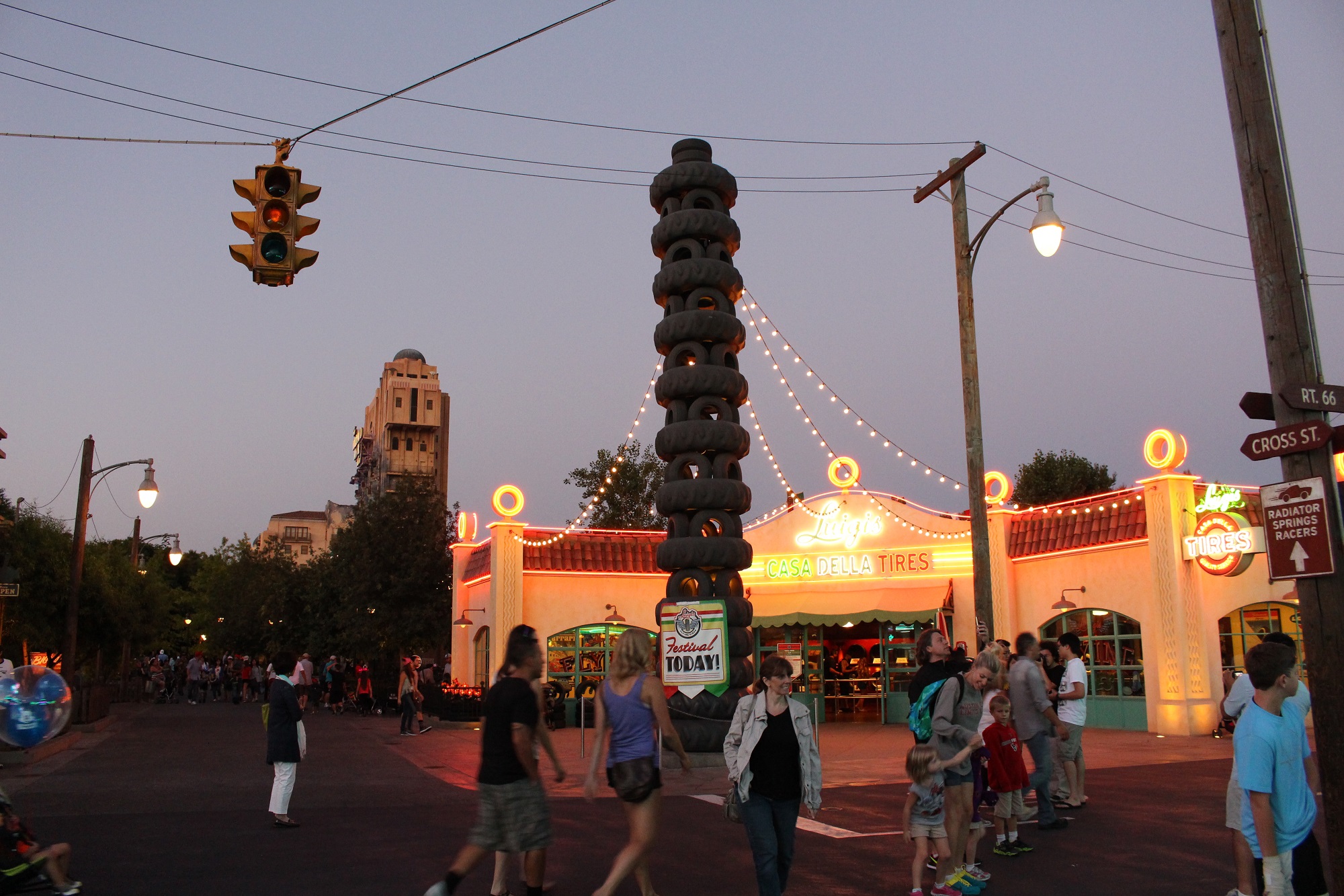 Cars Land - Luigi's Casa Della Tires