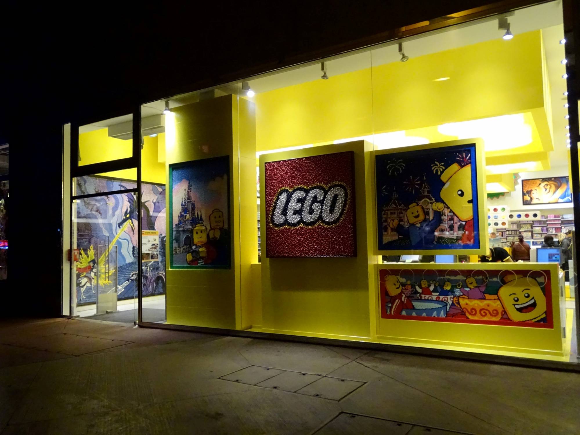 Disney Village - LEGO Store