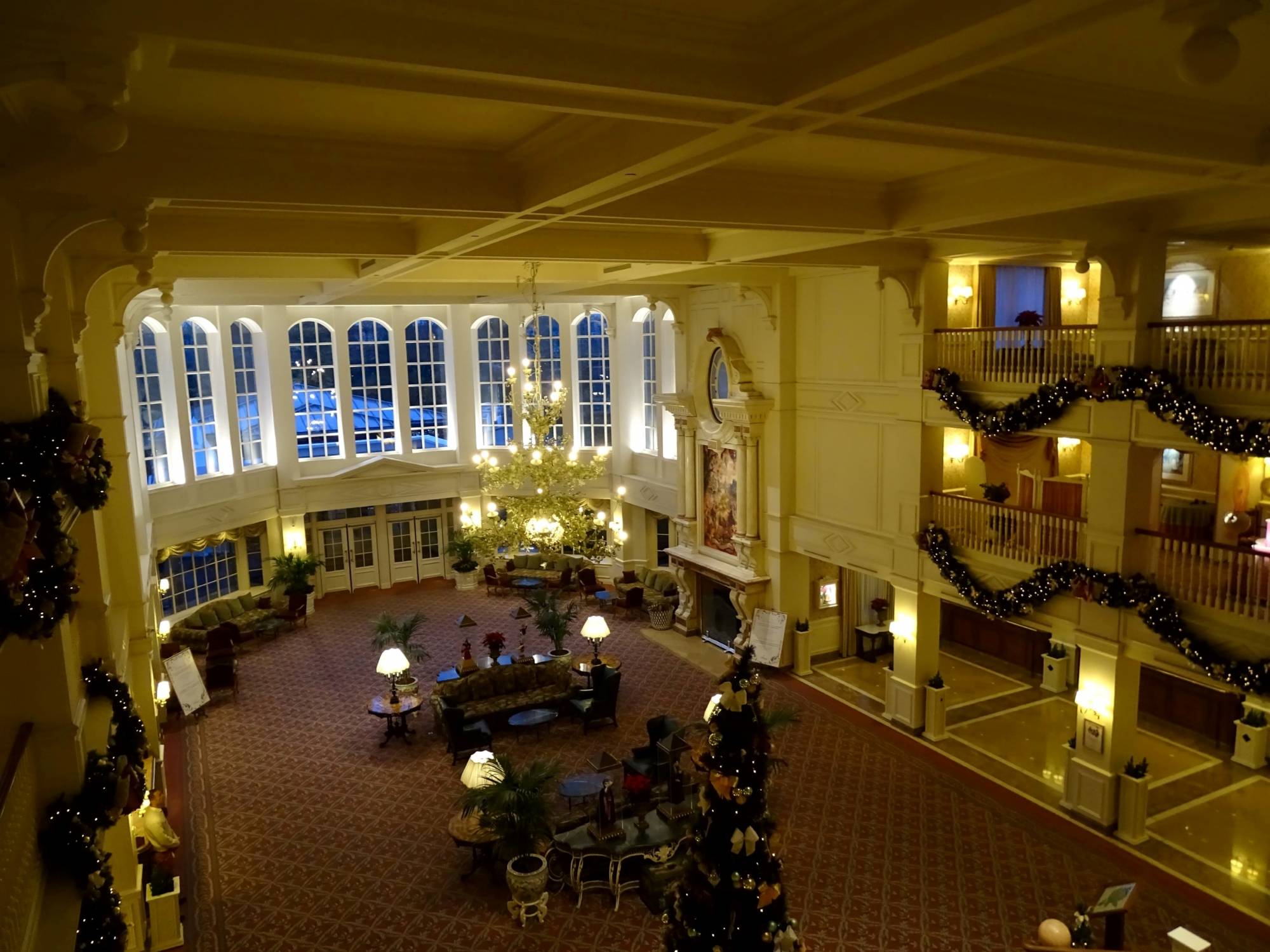 Disneyland Hotel - lobby