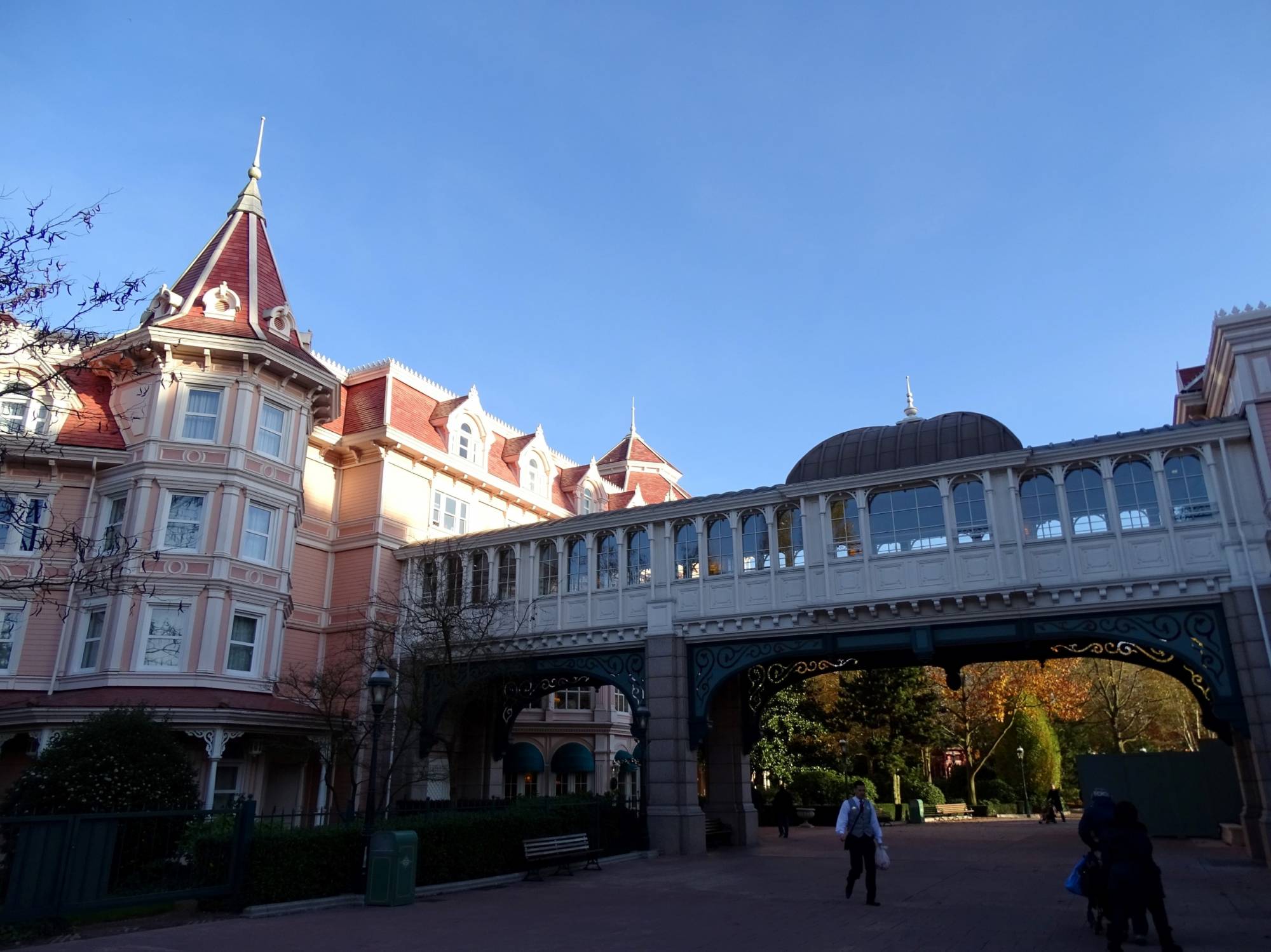 Disneyland Hotel - exterior