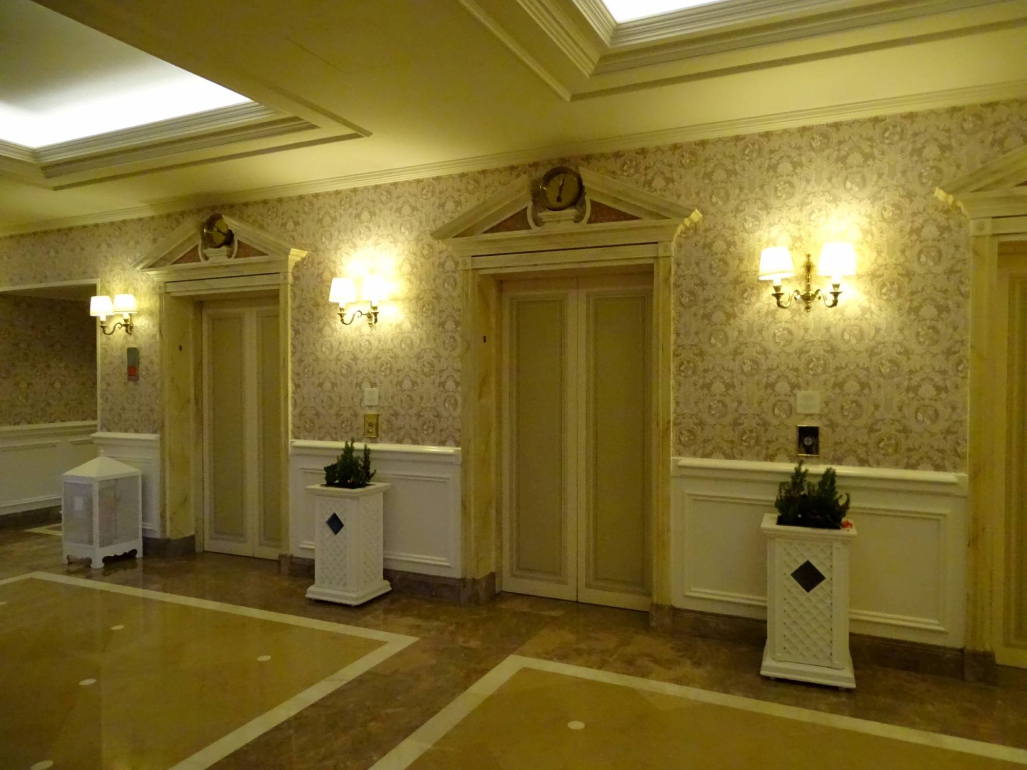 Disneyland Hotel - elevators