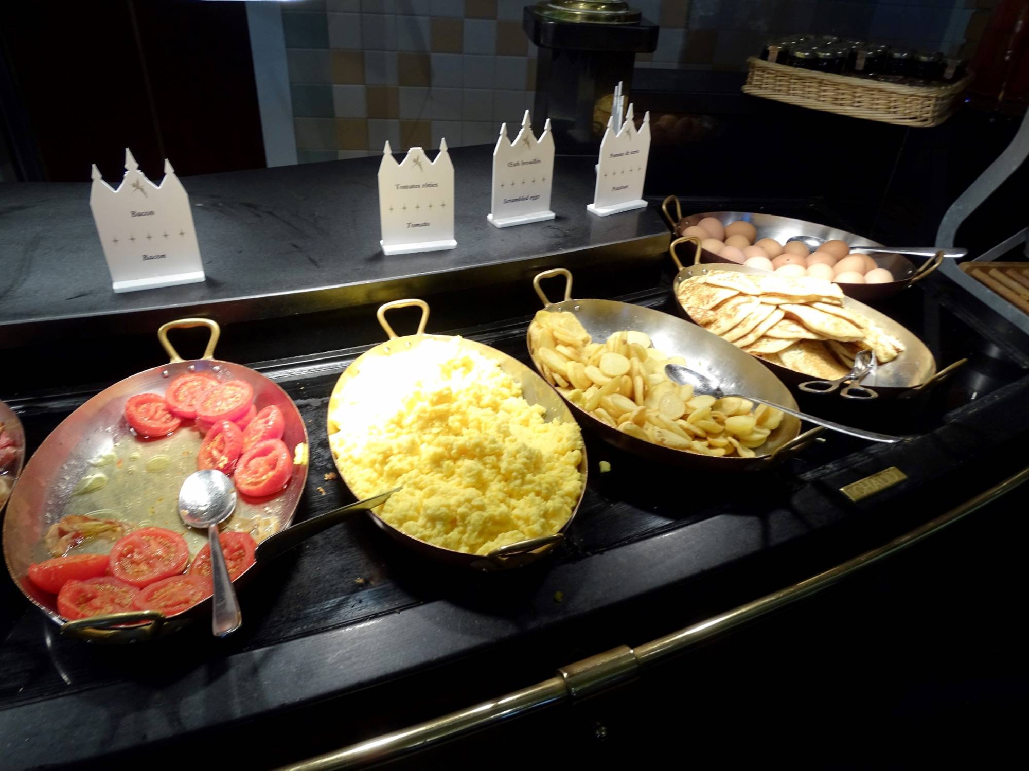 Disneyland Hotel - breakfast buffet