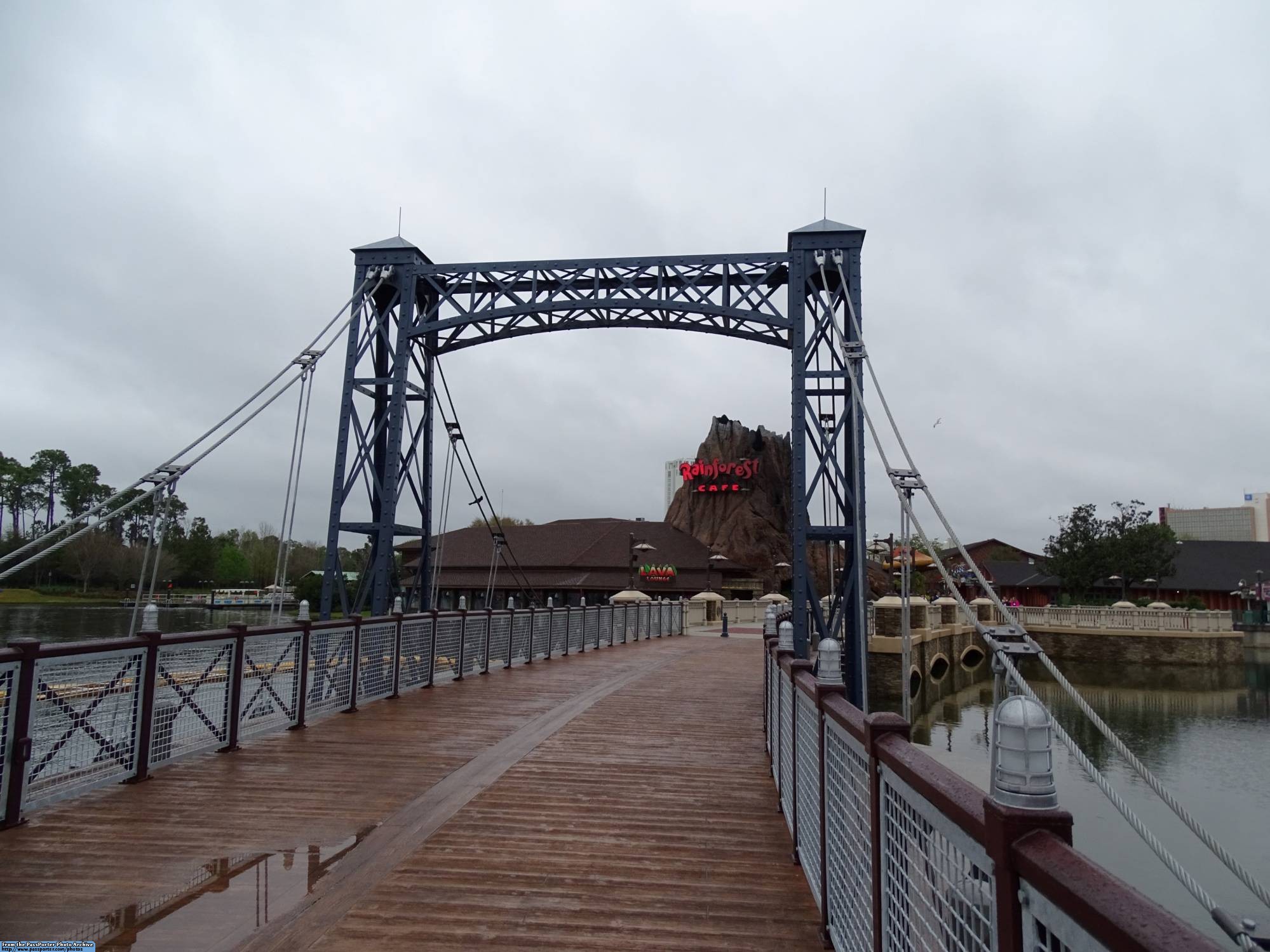 Disney Springs - Marketplace pedestrian bridge