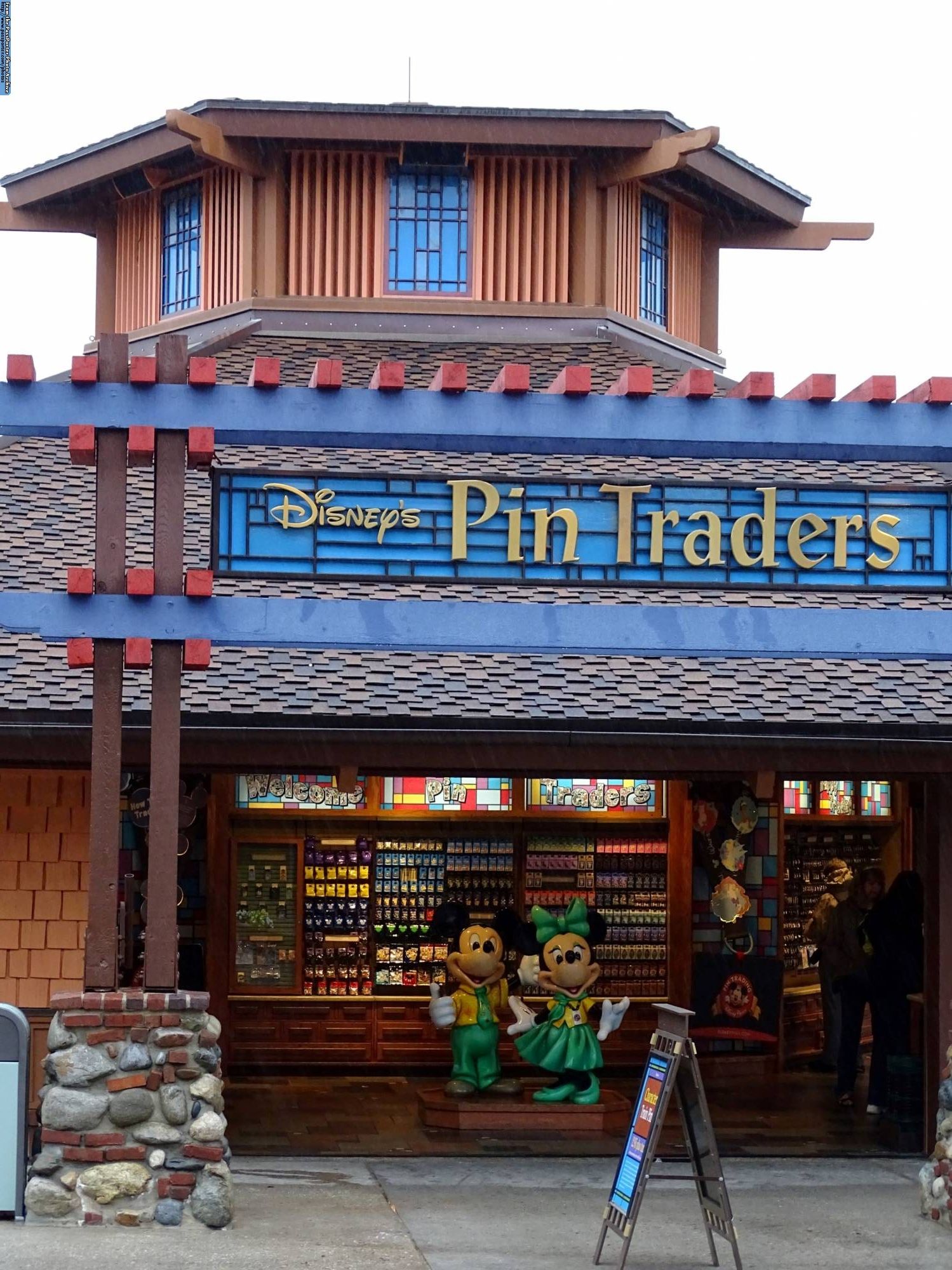 Disney Springs -Disney's Pin Traders