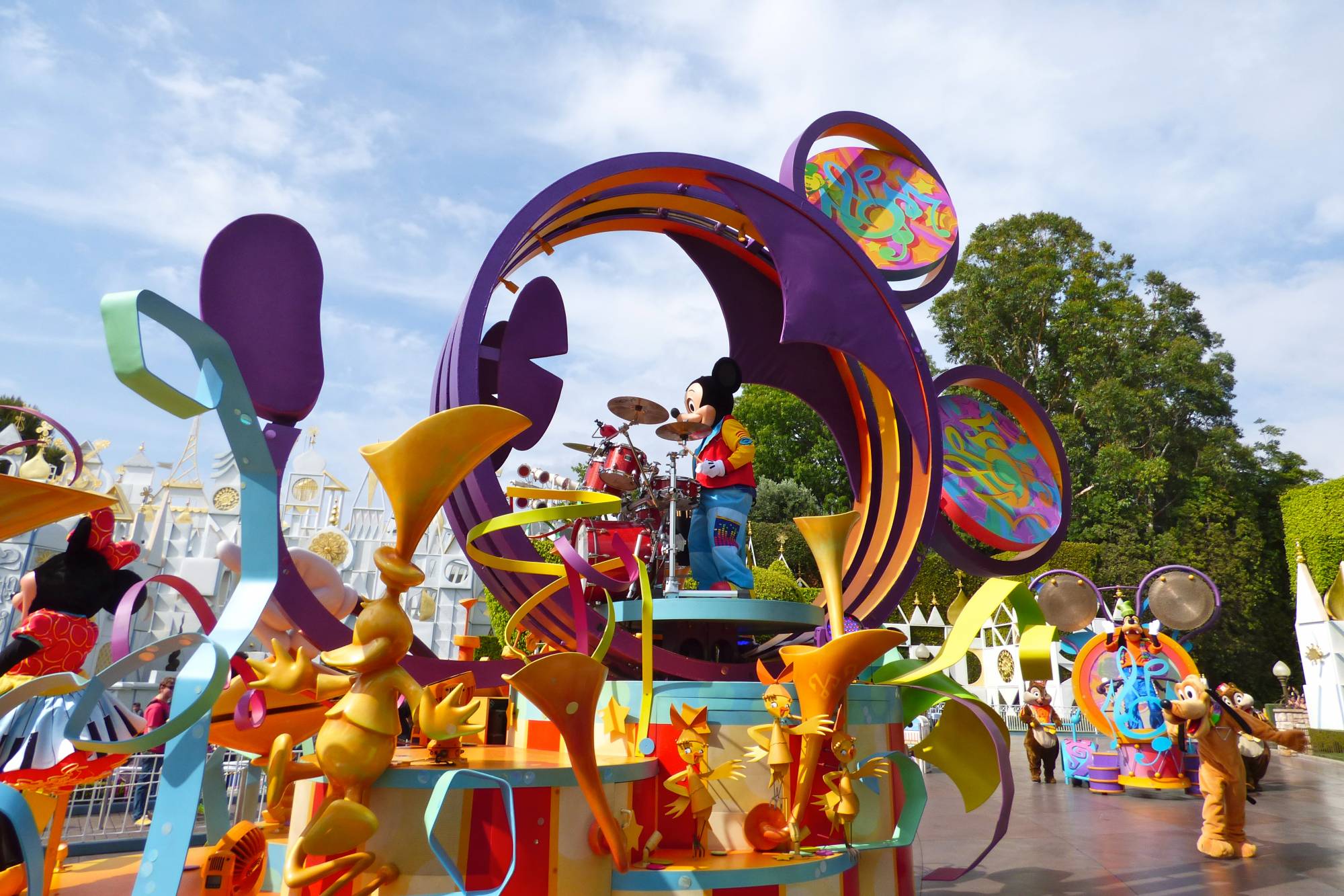 Mickey's Soundsational Parade - Mickey Mouse Float