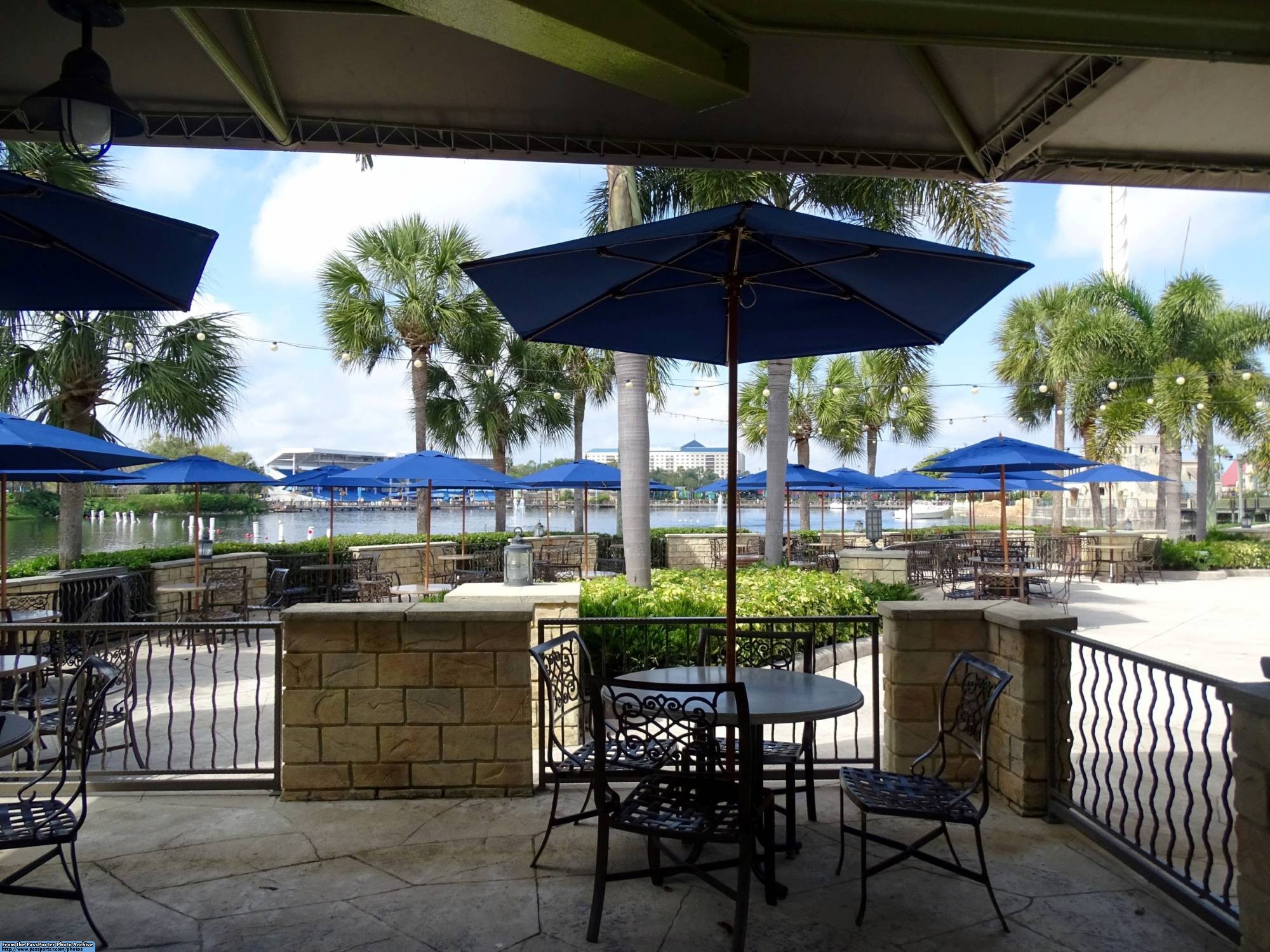 SeaWorld Orlando - Lakeside Panini Bistro