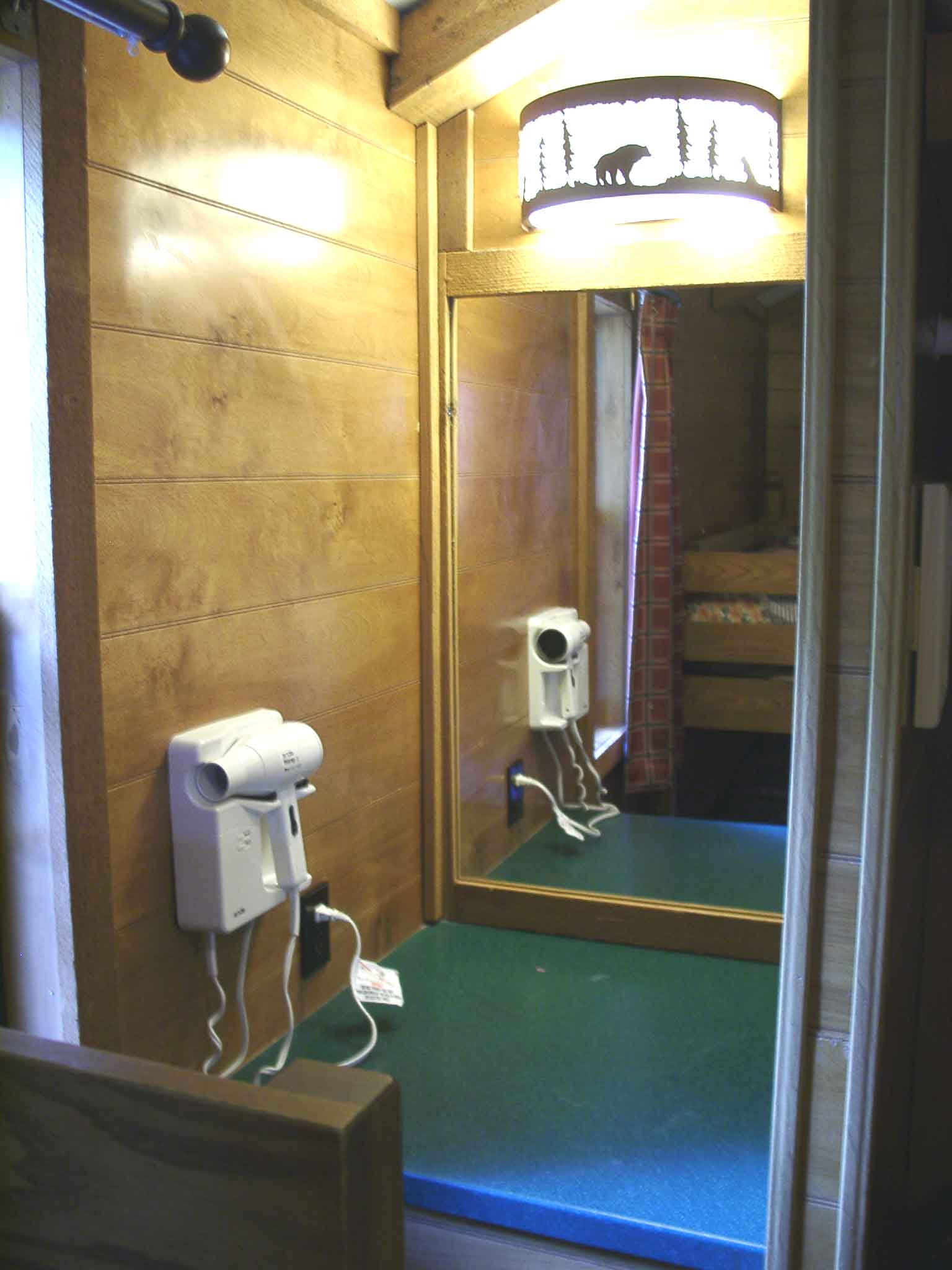 Fort Wilderness Cabin - Bedroom Vanity