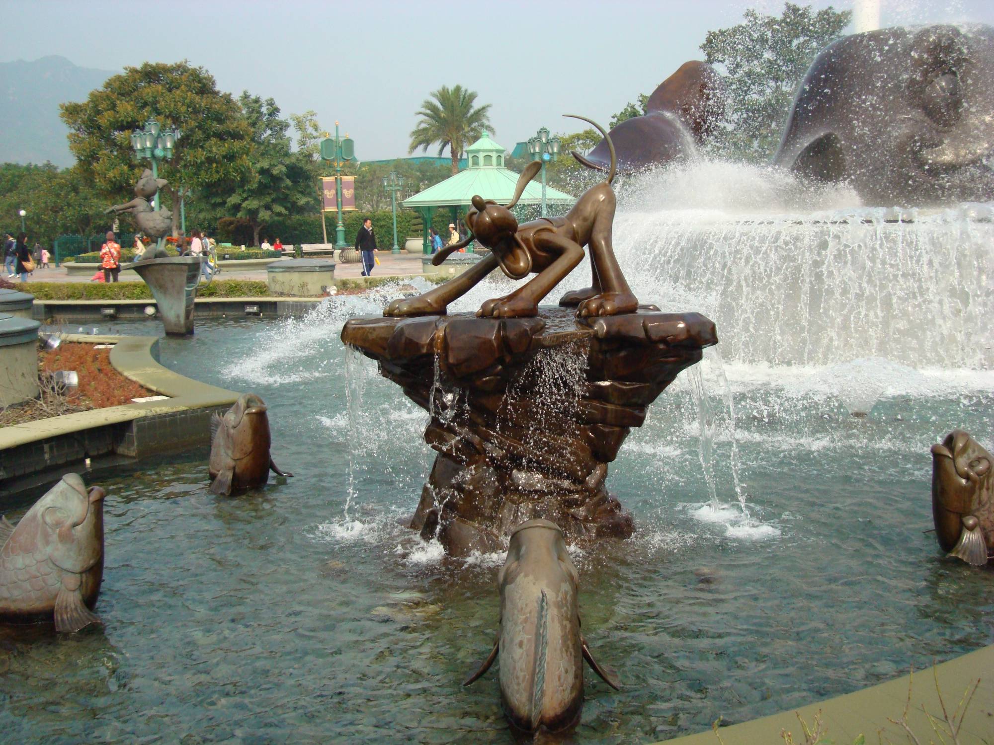 Hong Kong Disneyland - entrance fountain