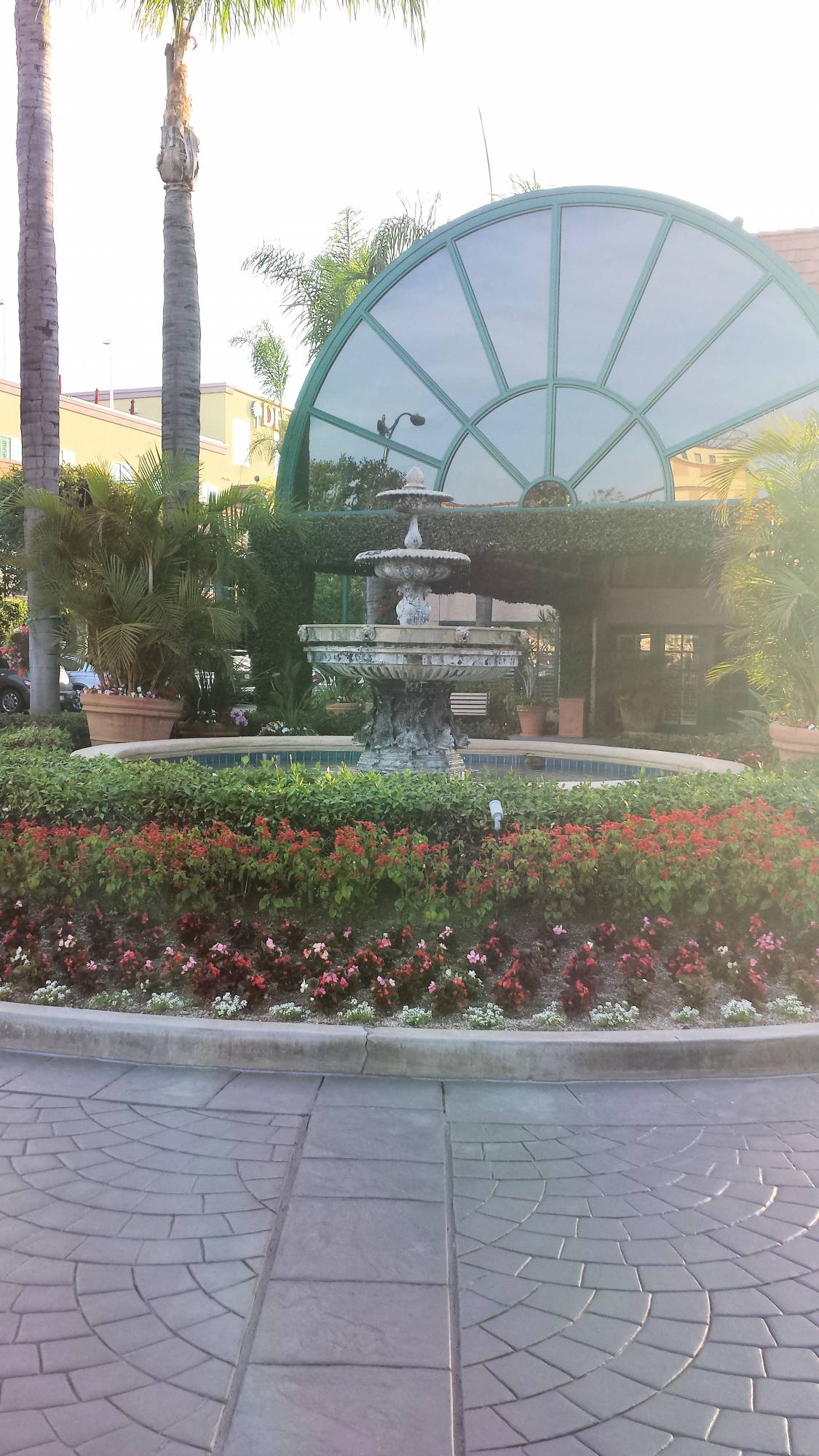 California Hotels--Candy Cane Inn--fountain