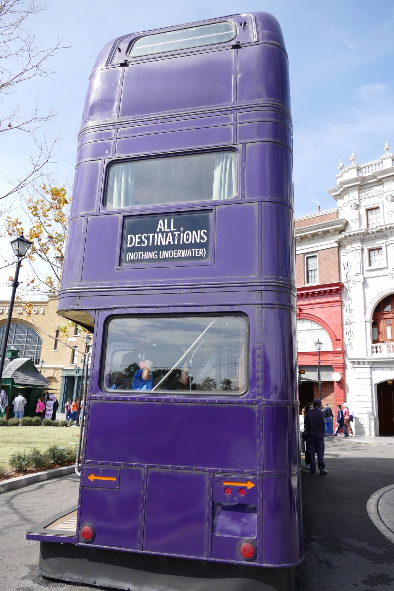 The Knight Bus - Wizarding World of Harry Potter at Universal Studios Flori