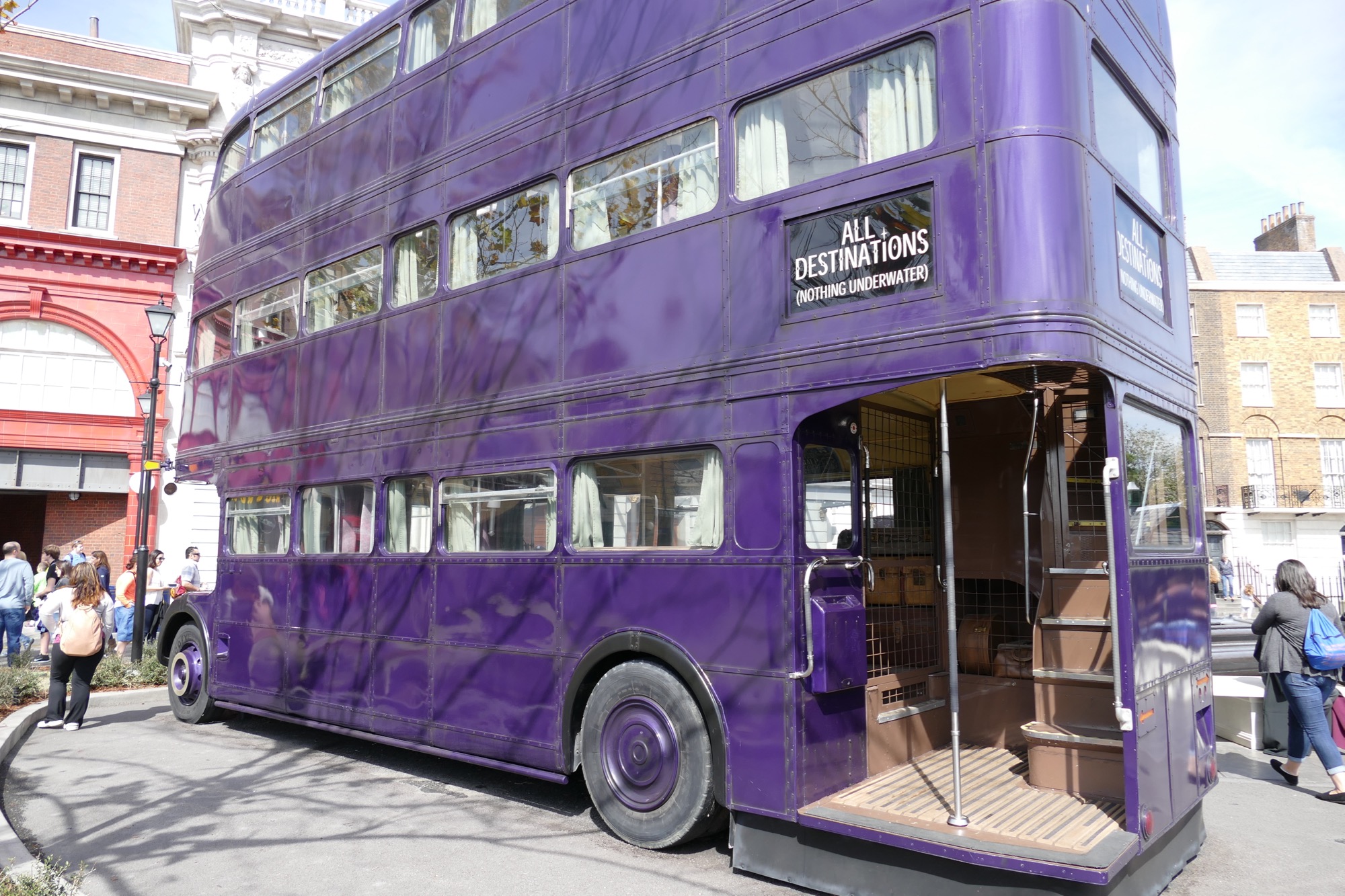 The Knight Bus - Wizarding World of Harry Potter at Universal Studios Flori