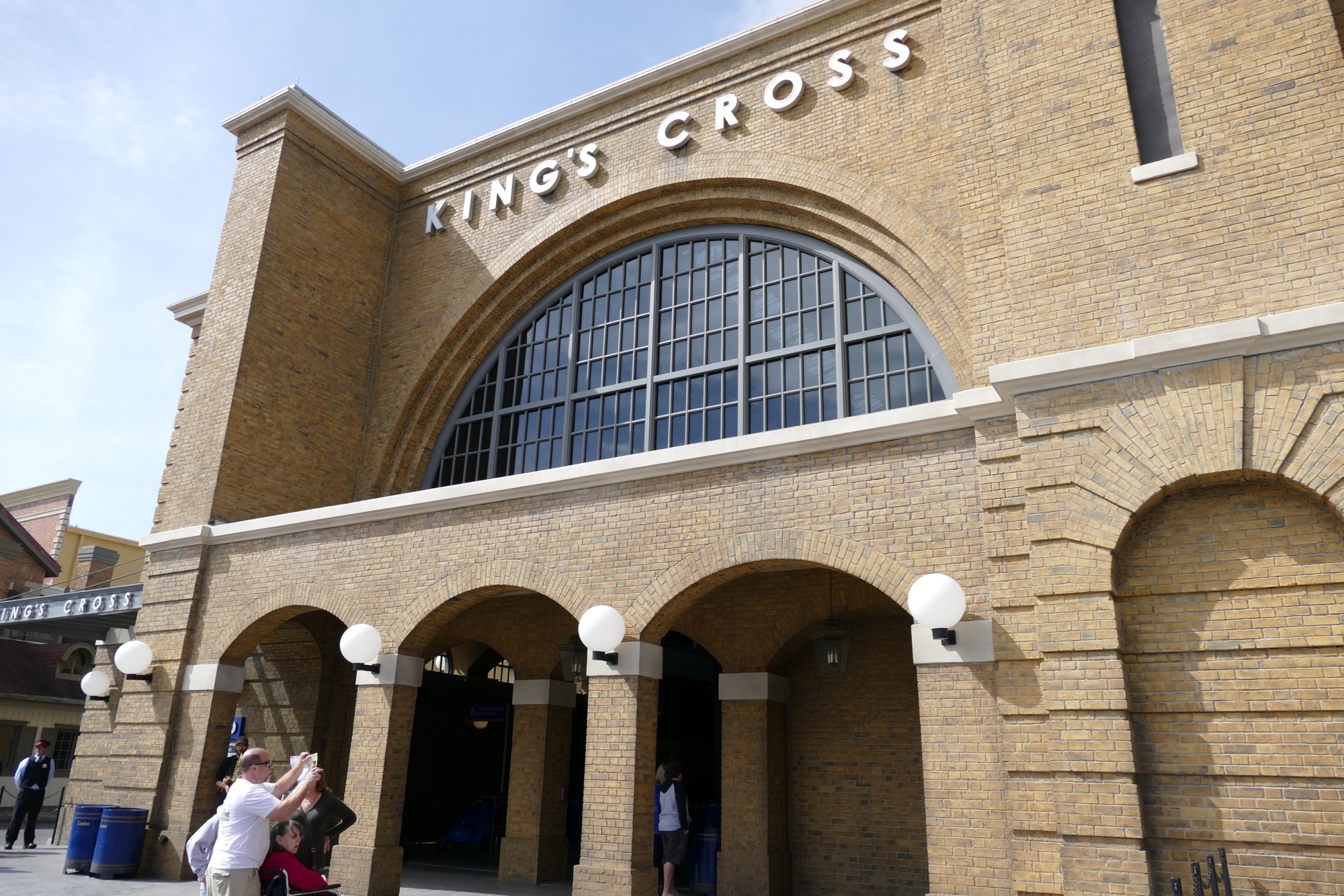 King's Cross Station - Wizarding World of Harry Potter at Universal Studios