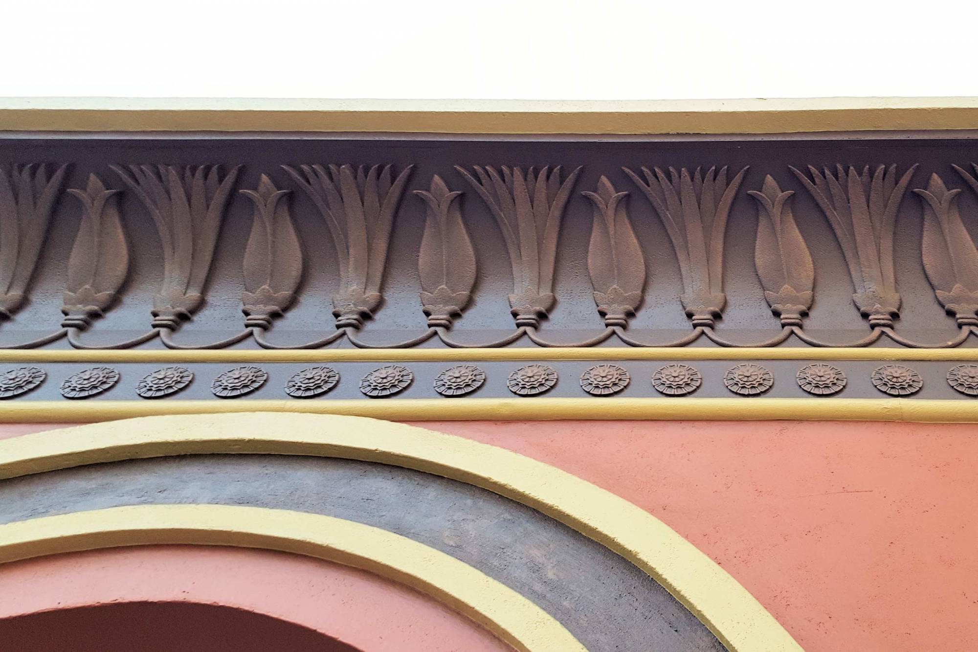 Disneyland eaves detail