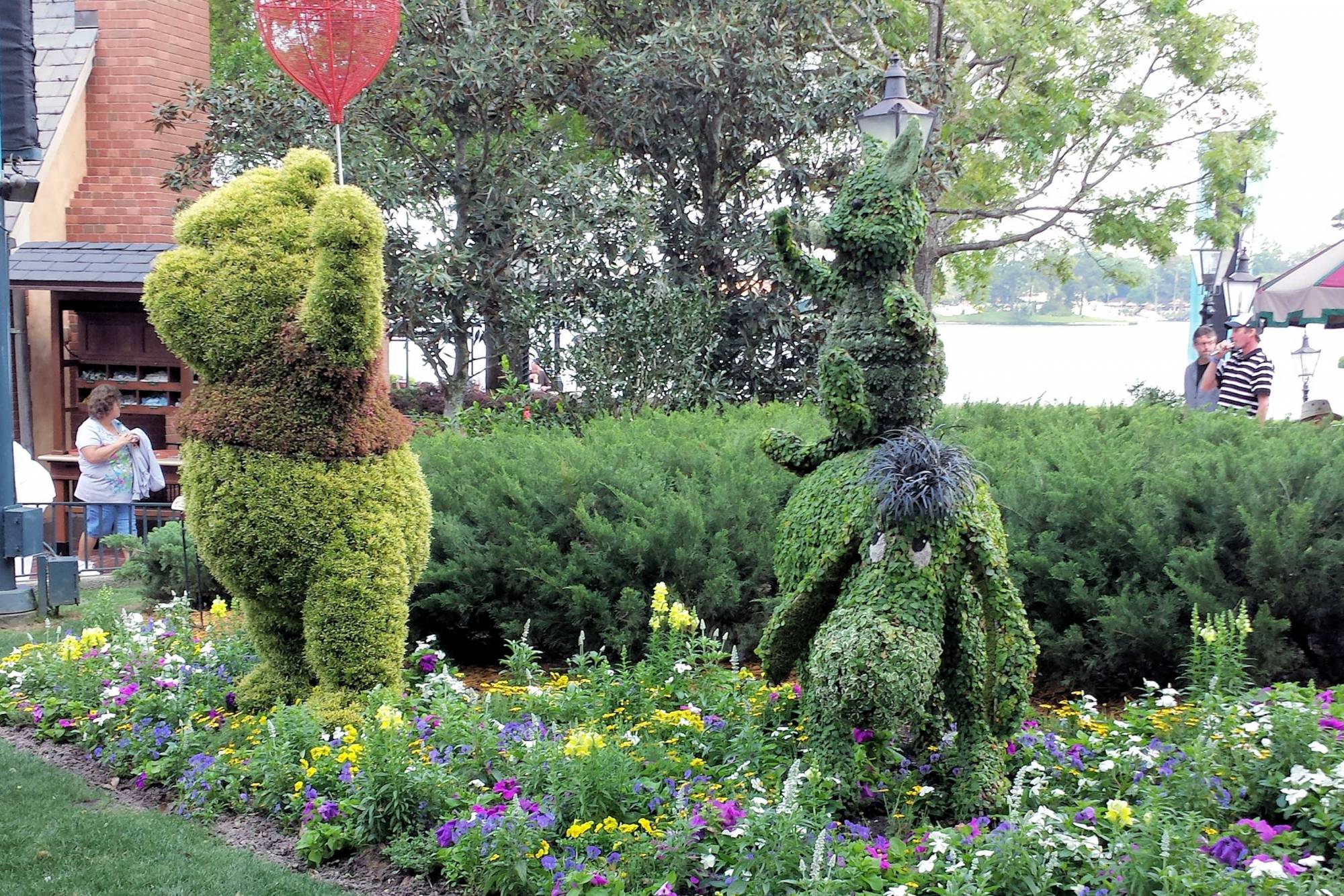 WDW Epcot Flower &amp; Garden Festival topiary Pooh, Eeyore, Kanga and Roo