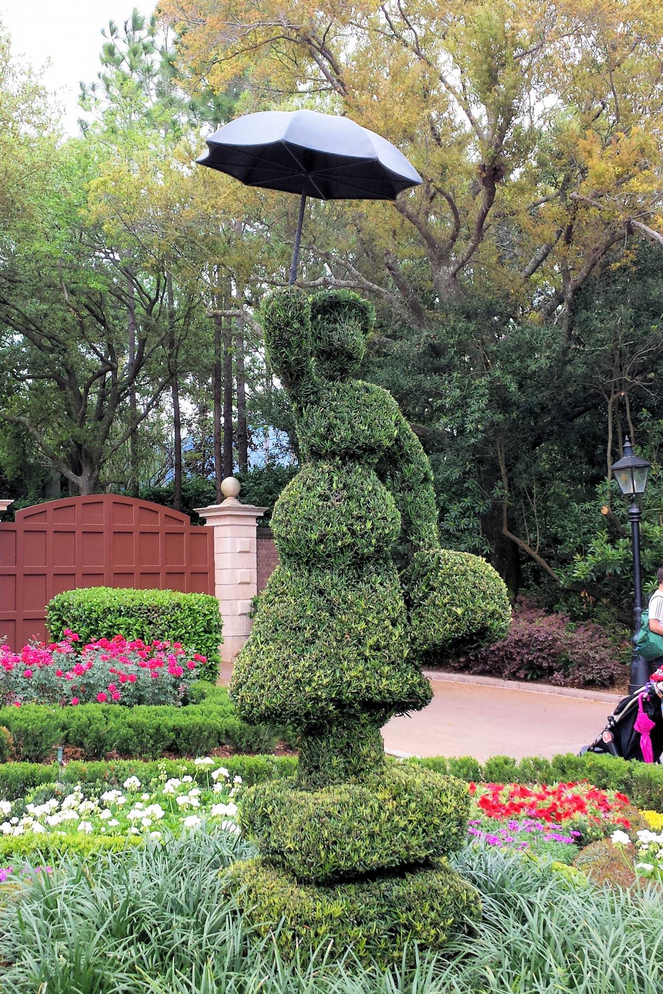 WDW Epcot Flower &amp; Garden Festival topiary Mary Poppins