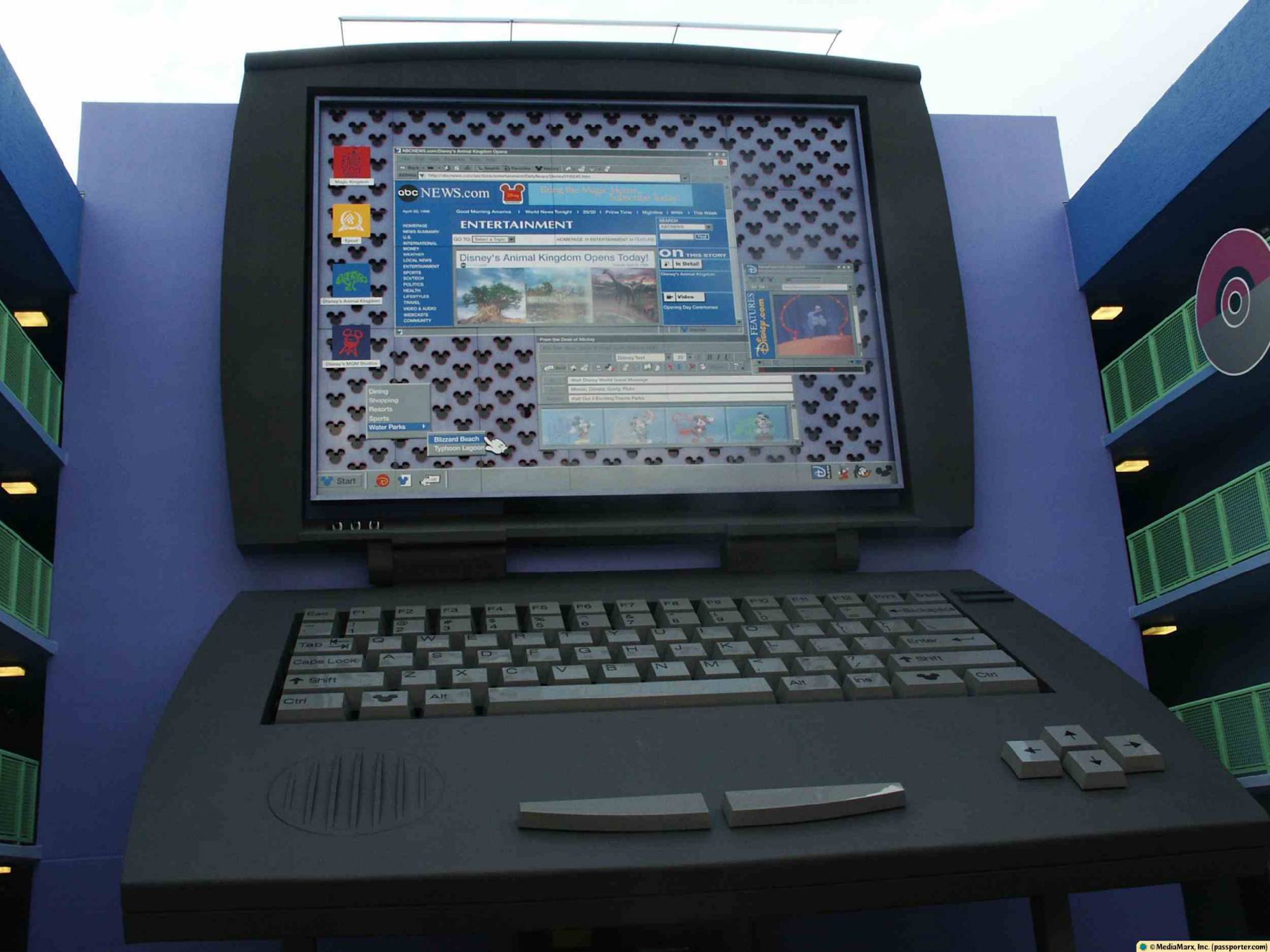 Pop Century - '90s Laptop