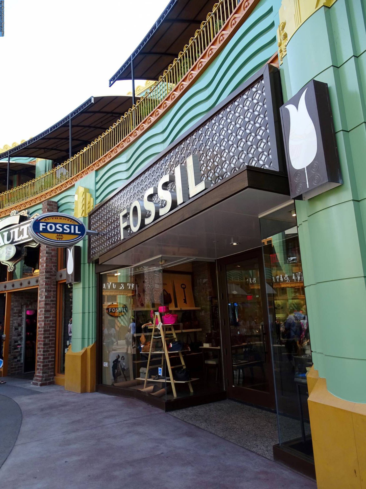Downtown Disney - Fossil