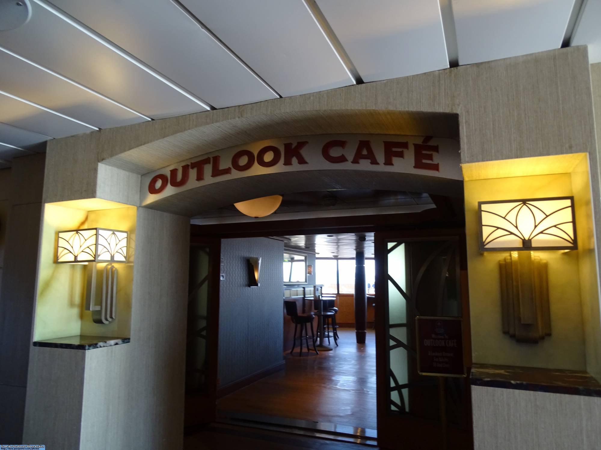 Disney Wonder - Outlook Cafe