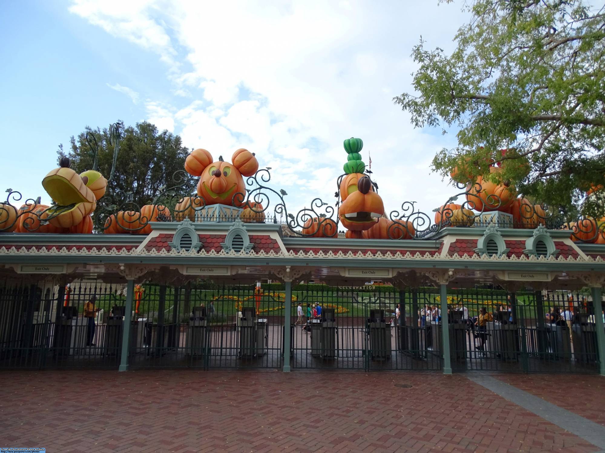 Disneyland Park - entrance