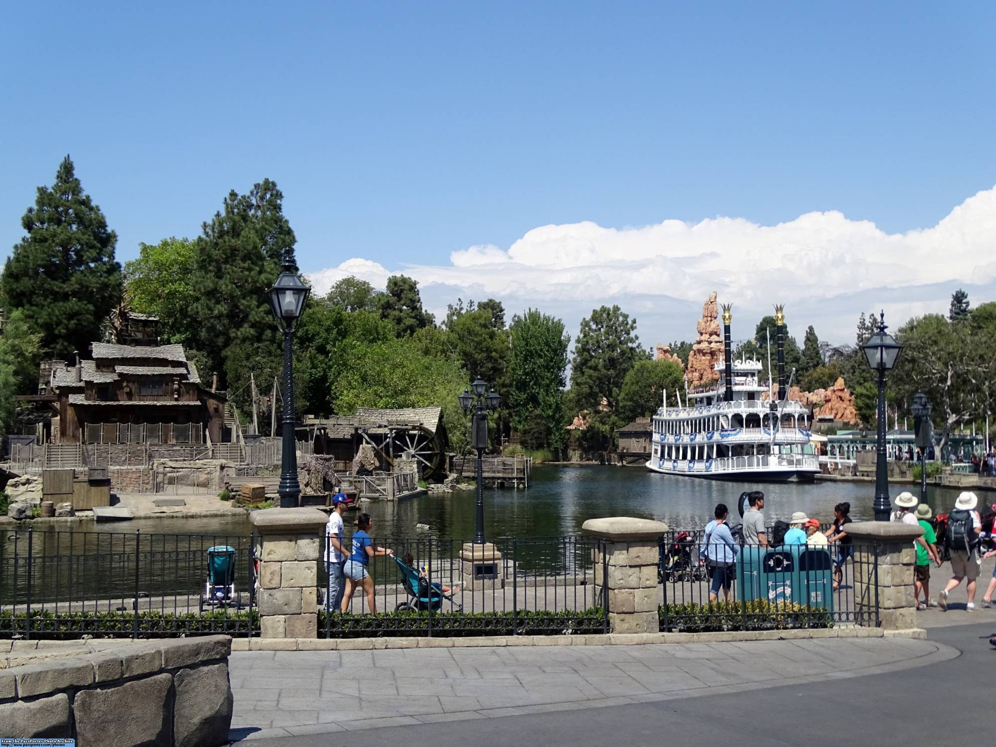 Disneyland Park - Mark Twain Riverboat