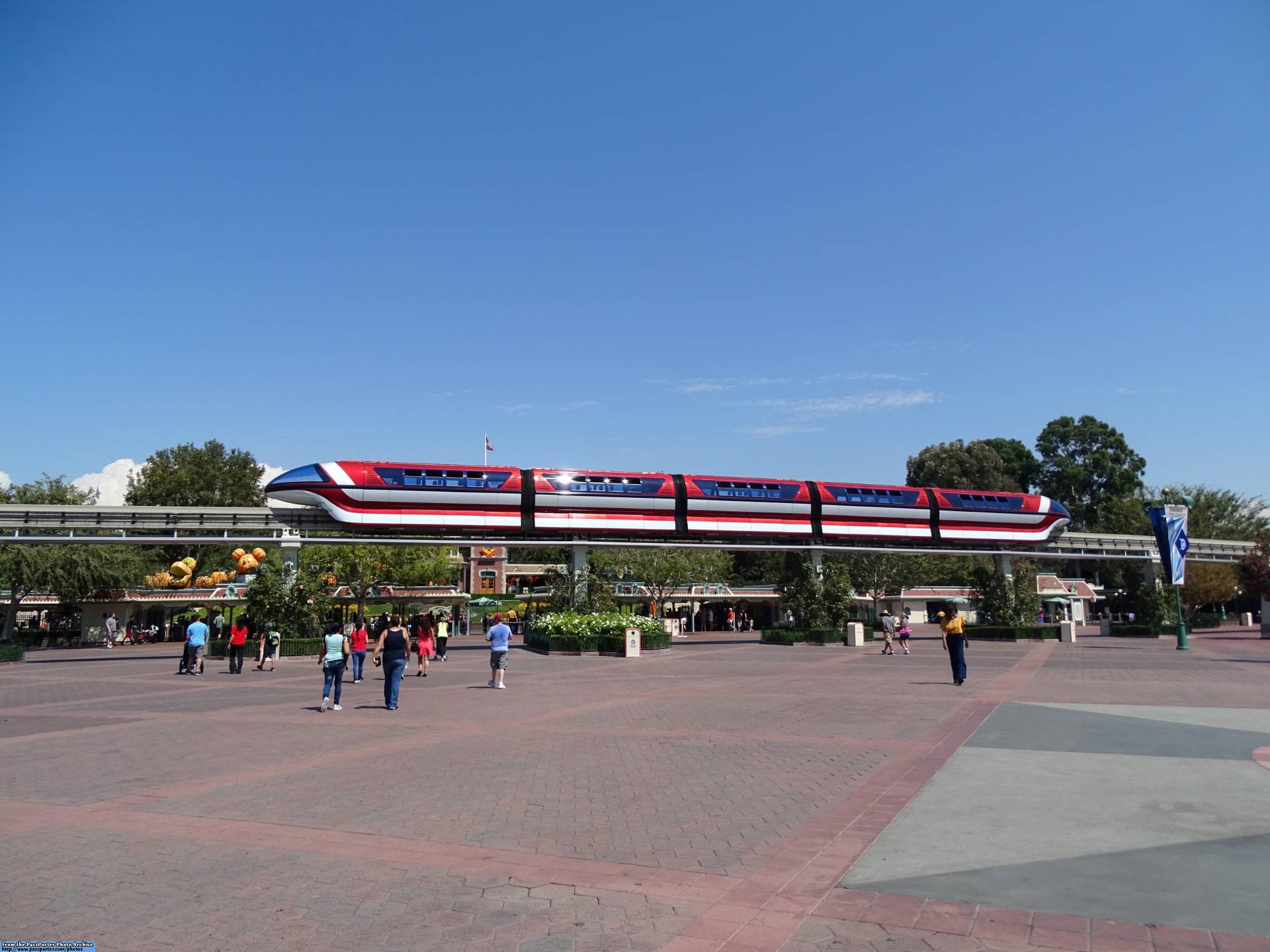 Disneyland Park - monorail