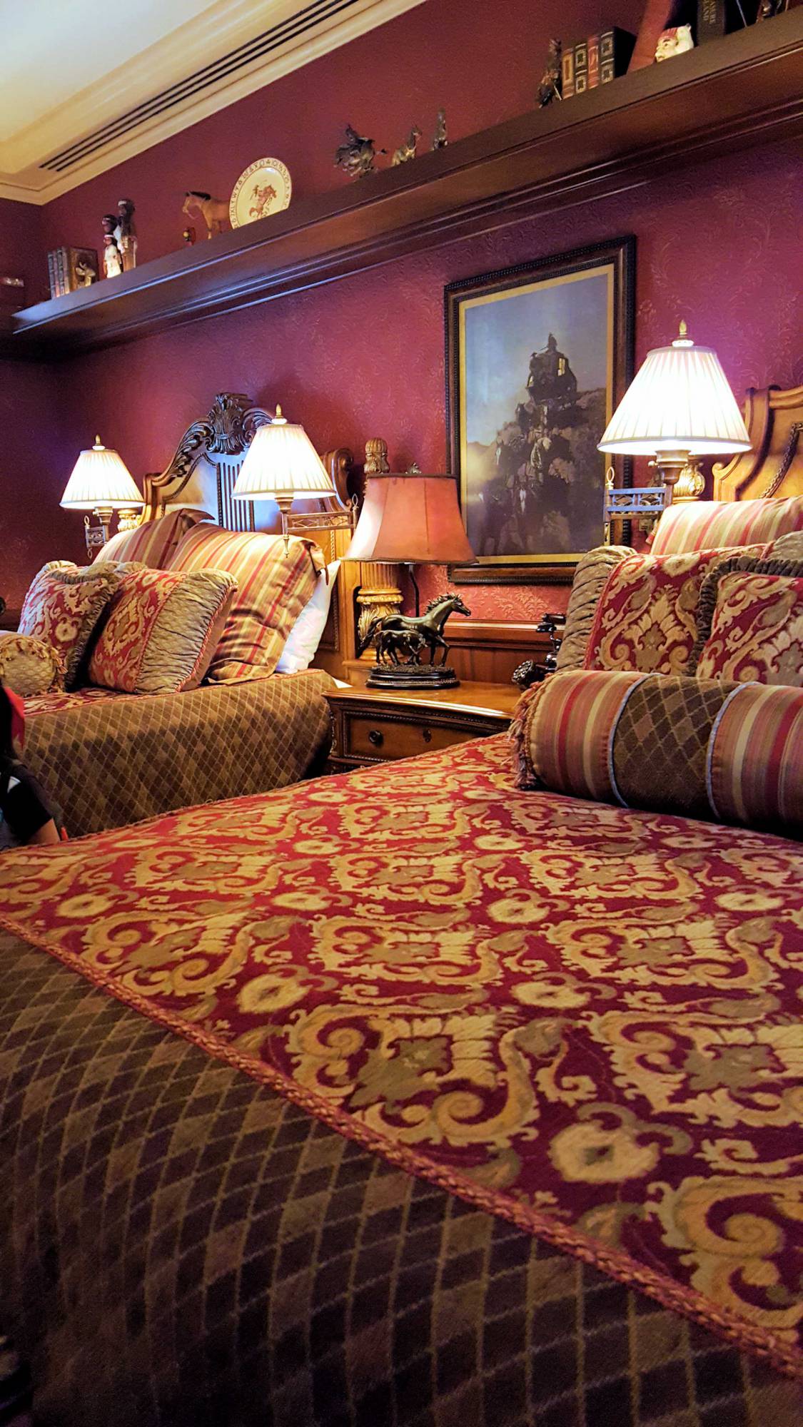 Disneyland New Orleans Square Dream Suite second bedroom