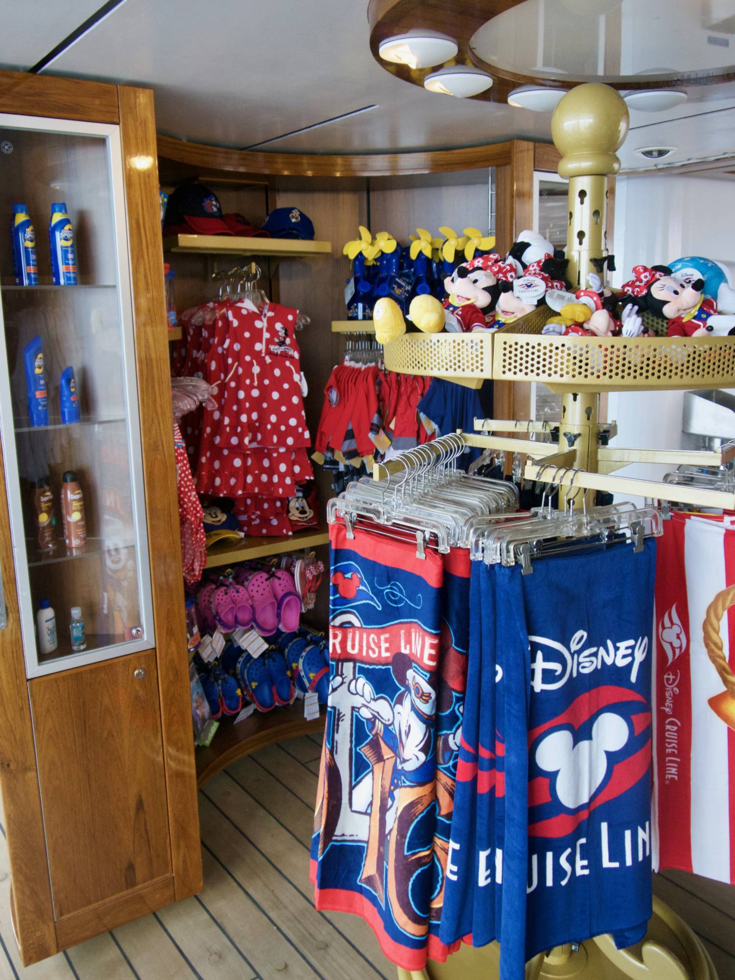 Quacks Retail Kiosk on the Reimagined Disney Wonder
