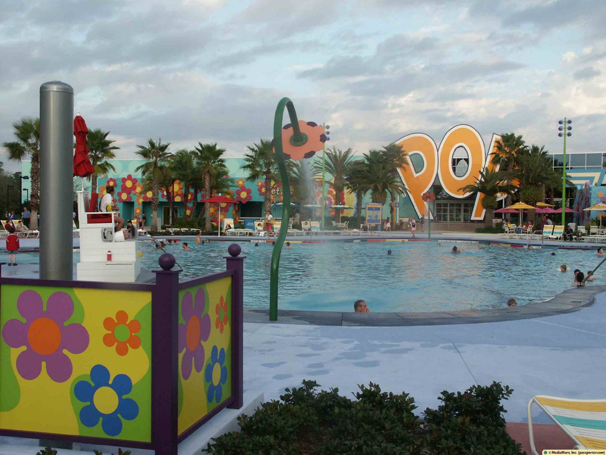 Pop Century - '60s Hippy Dippy Pool