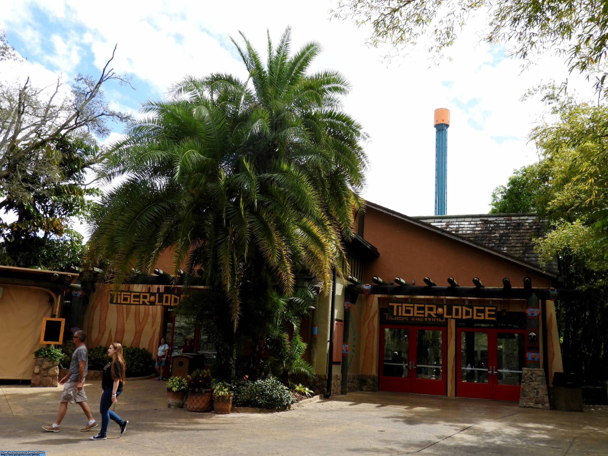 Busch Gardens - Tiger Lodge and Trail